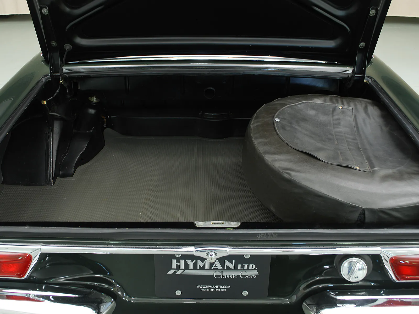 1968 Mercedes-Benz 250SL 2dr Convertible Courtesy of Hyman Ltd.