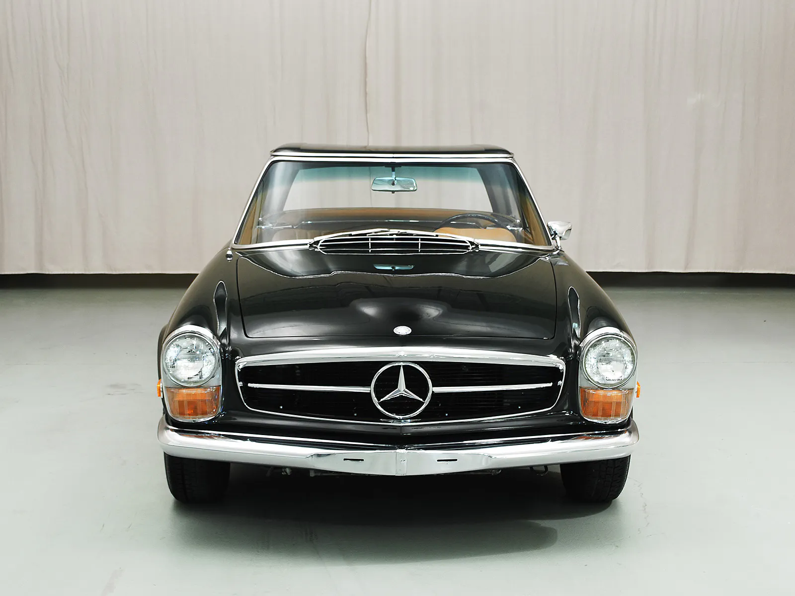 1968 Mercedes-Benz 250SL 2dr Convertible Courtesy of Hyman Ltd.