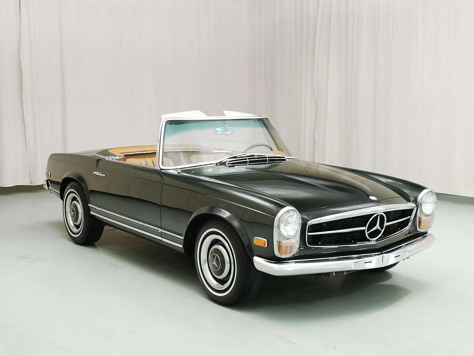 1968 Mercedes-Benz 250SL 2dr Convertible Courtesy of Hyman Ltd.