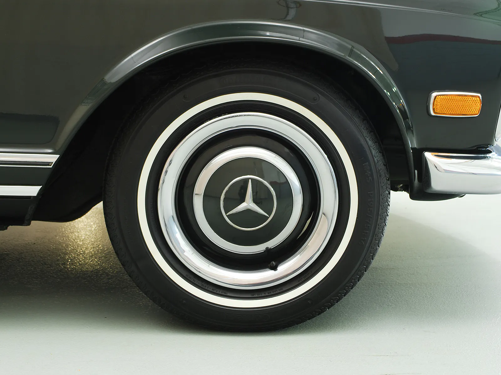 1968 Mercedes-Benz 250SL 2dr Convertible Courtesy of Hyman Ltd.