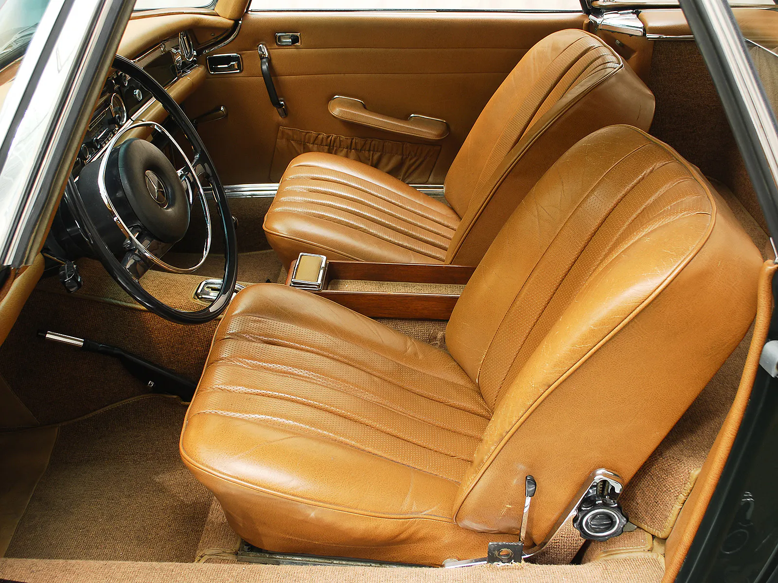 1968 Mercedes-Benz 250SL 2dr Convertible Courtesy of Hyman Ltd.