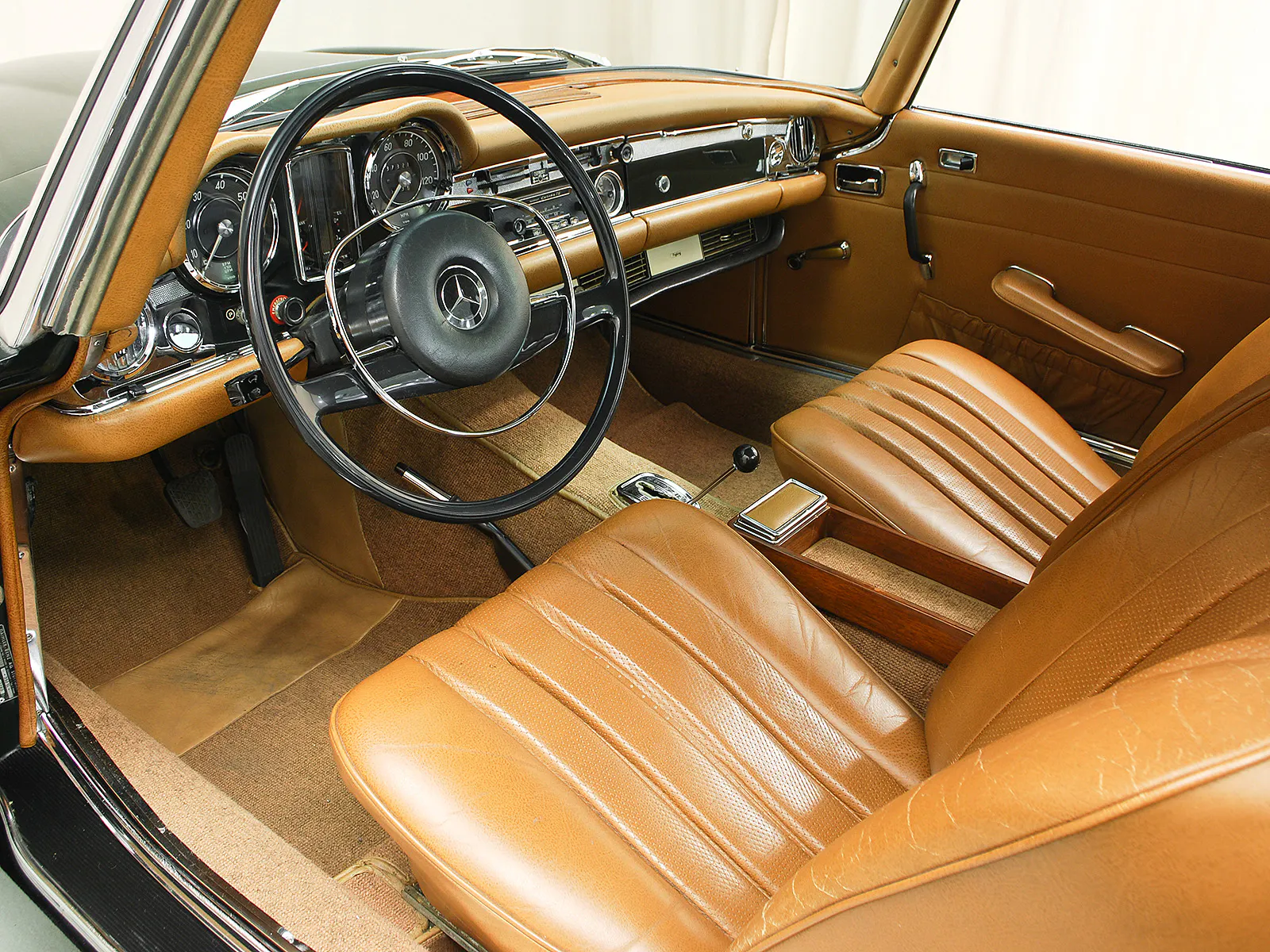 1968 Mercedes-Benz 250SL 2dr Convertible Courtesy of Hyman Ltd.