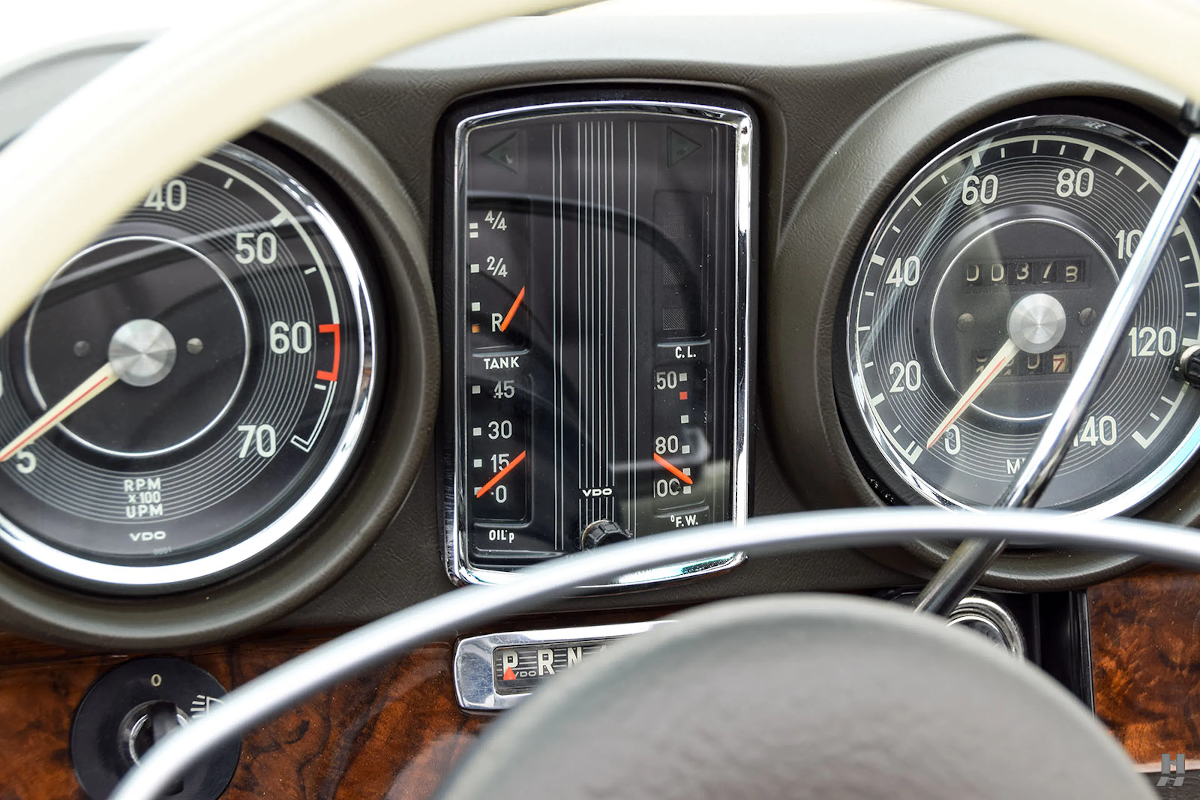 1969 Mercedes-Benz 280SE 2dr Cabriolet Courtesy of Hyman Ltd.