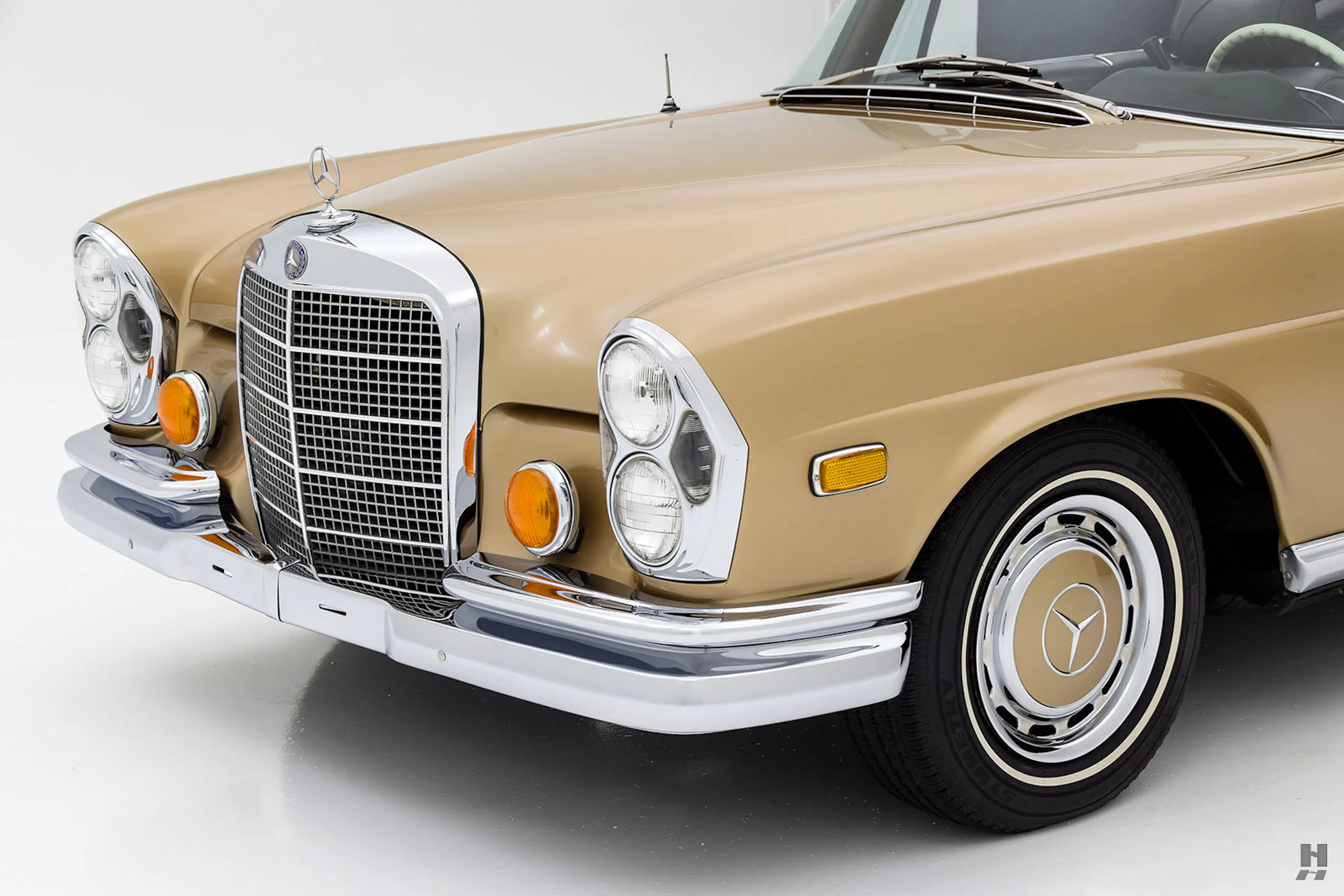 1969 Mercedes-Benz 280SE 2dr Cabriolet Courtesy of Hyman Ltd.