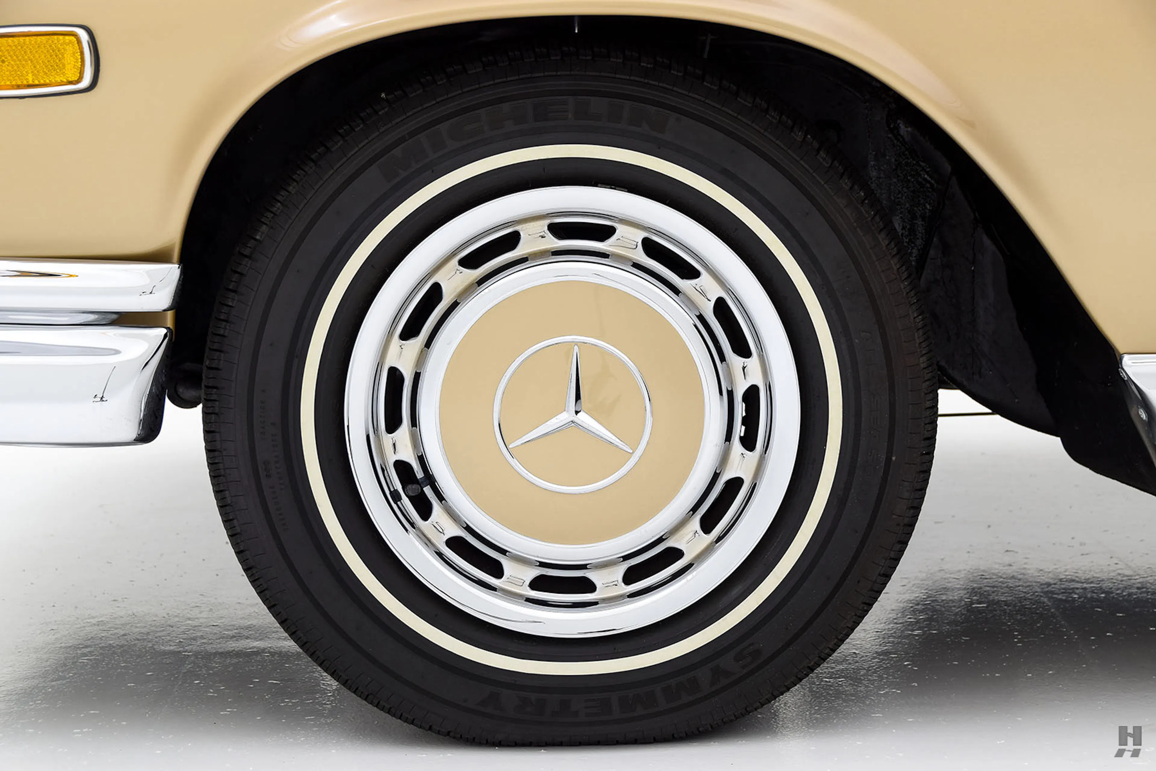 1969 Mercedes-Benz 280SE 2dr Cabriolet Courtesy of Hyman Ltd.