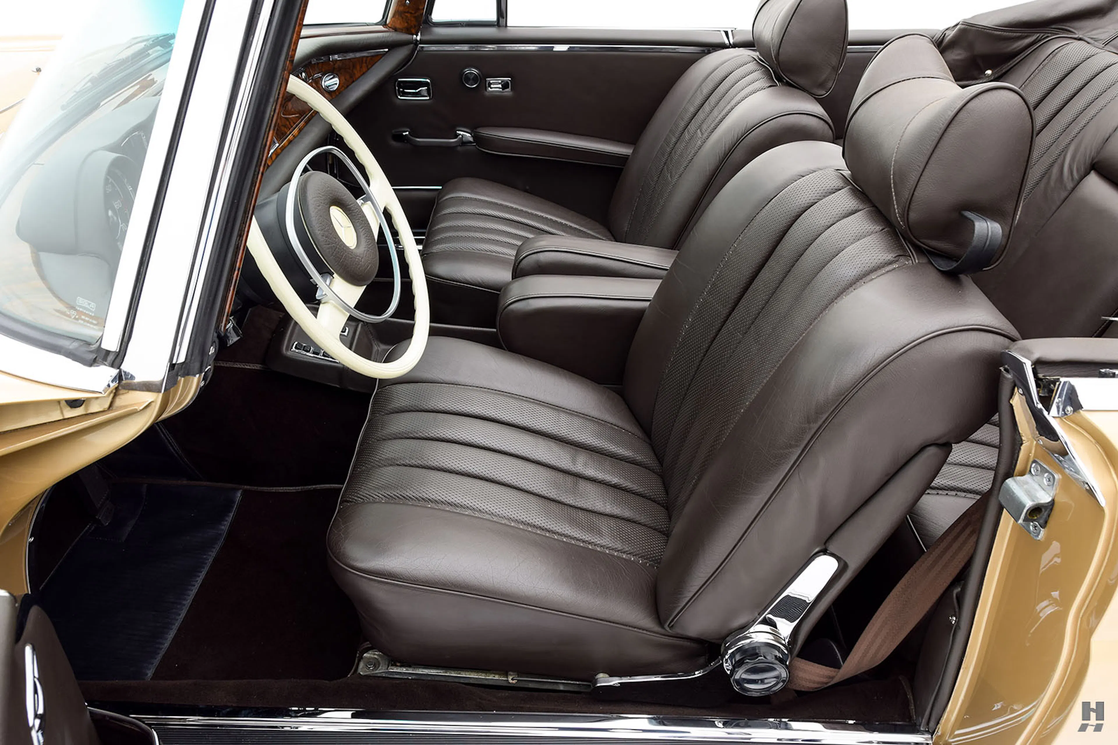 1969 Mercedes-Benz 280SE 2dr Cabriolet Courtesy of Hyman Ltd.