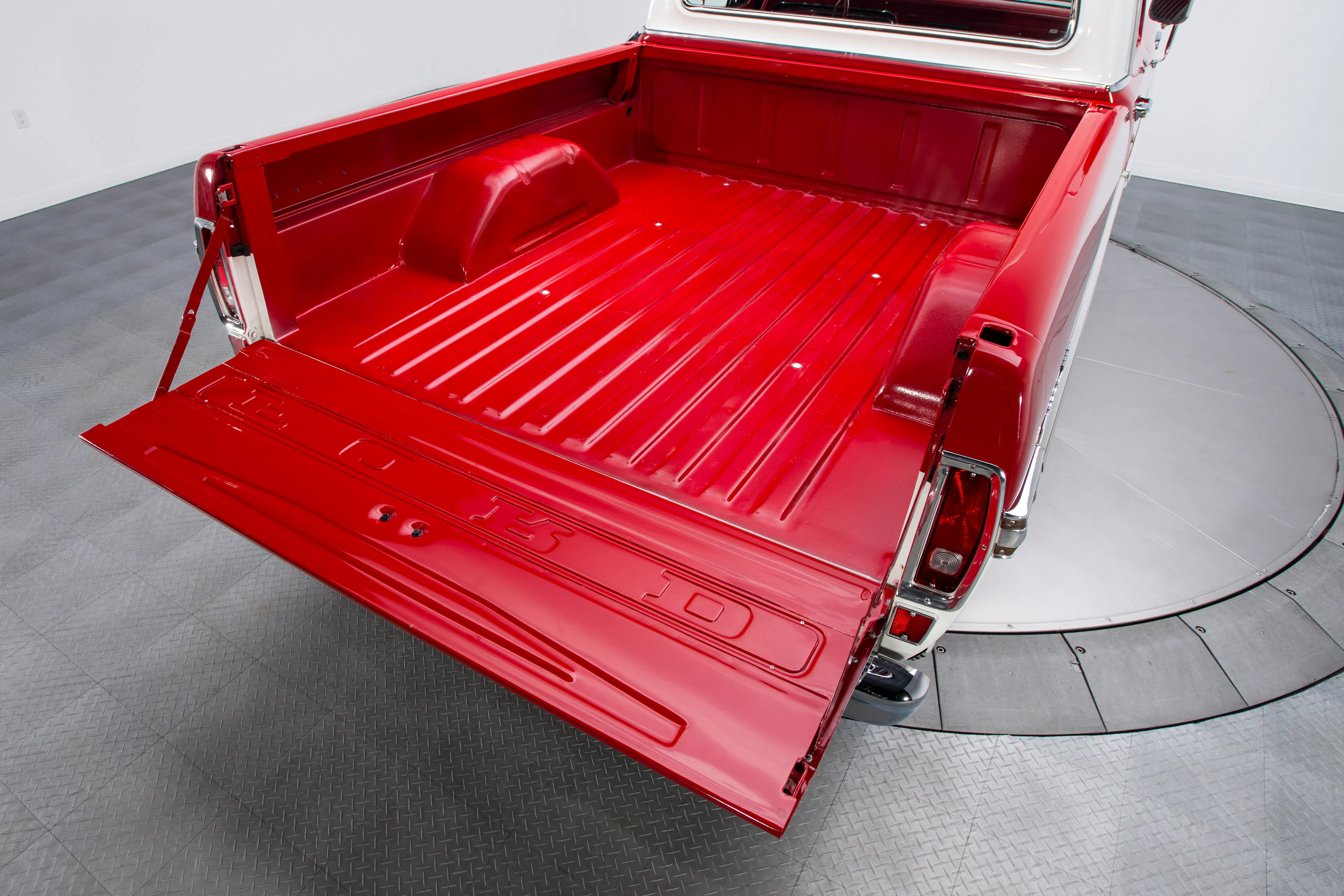 1970 Ford F-100 Ranger XLT 2dr Styleside Long Bed Courtesy of RK Motors