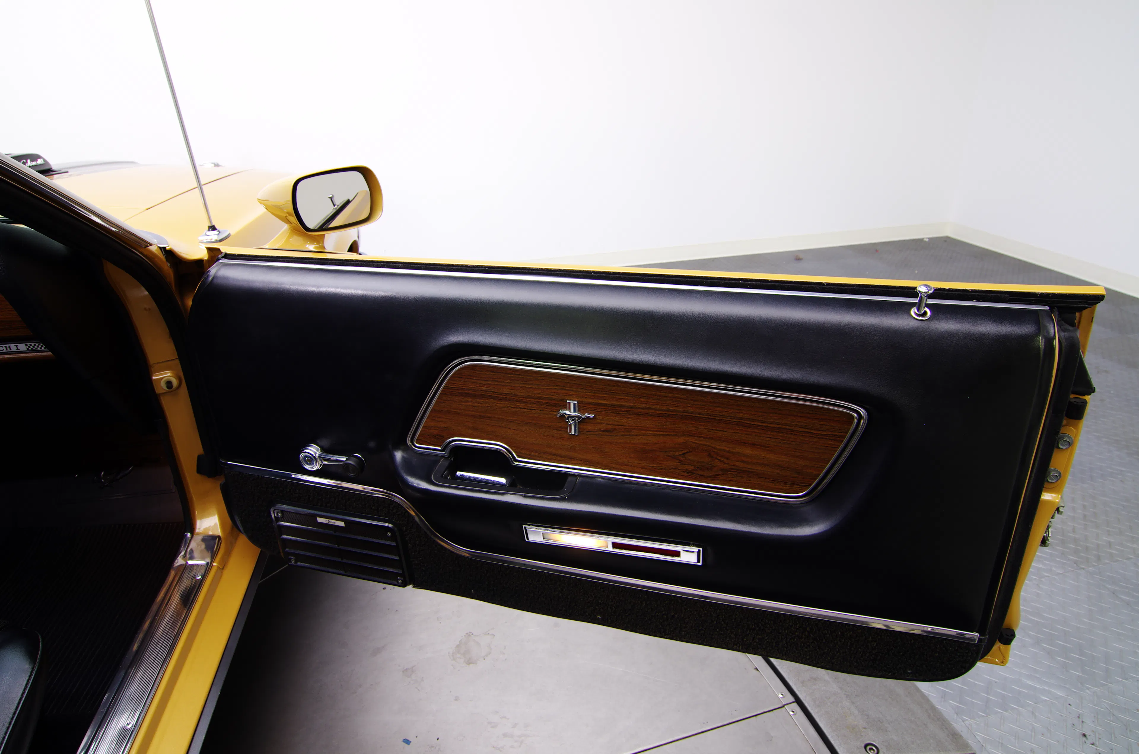 1970 Ford Mustang Mach 1 2dr SportsRoof Courtesy of RK Motors