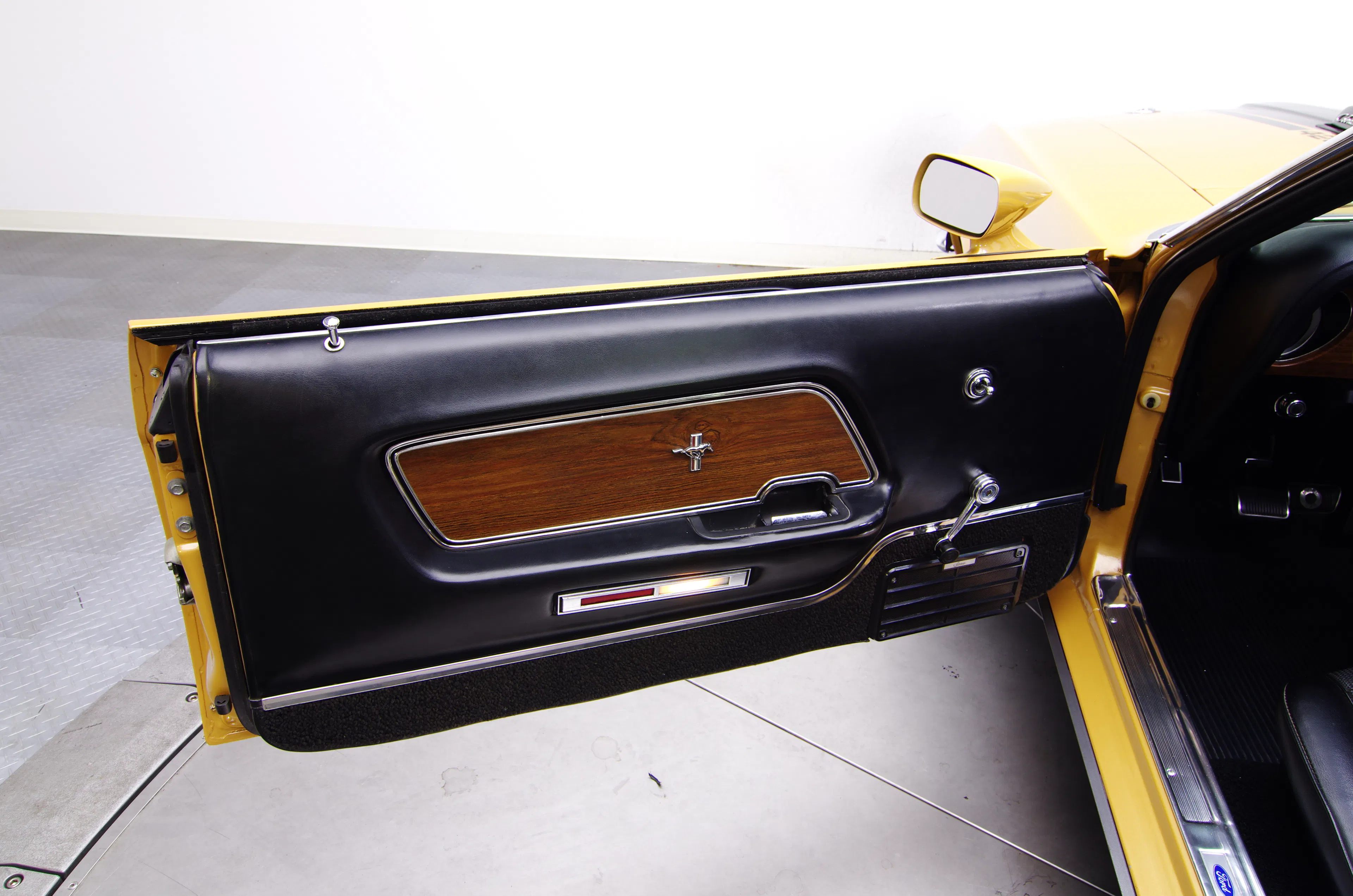 1970 Ford Mustang Mach 1 2dr SportsRoof Courtesy of RK Motors