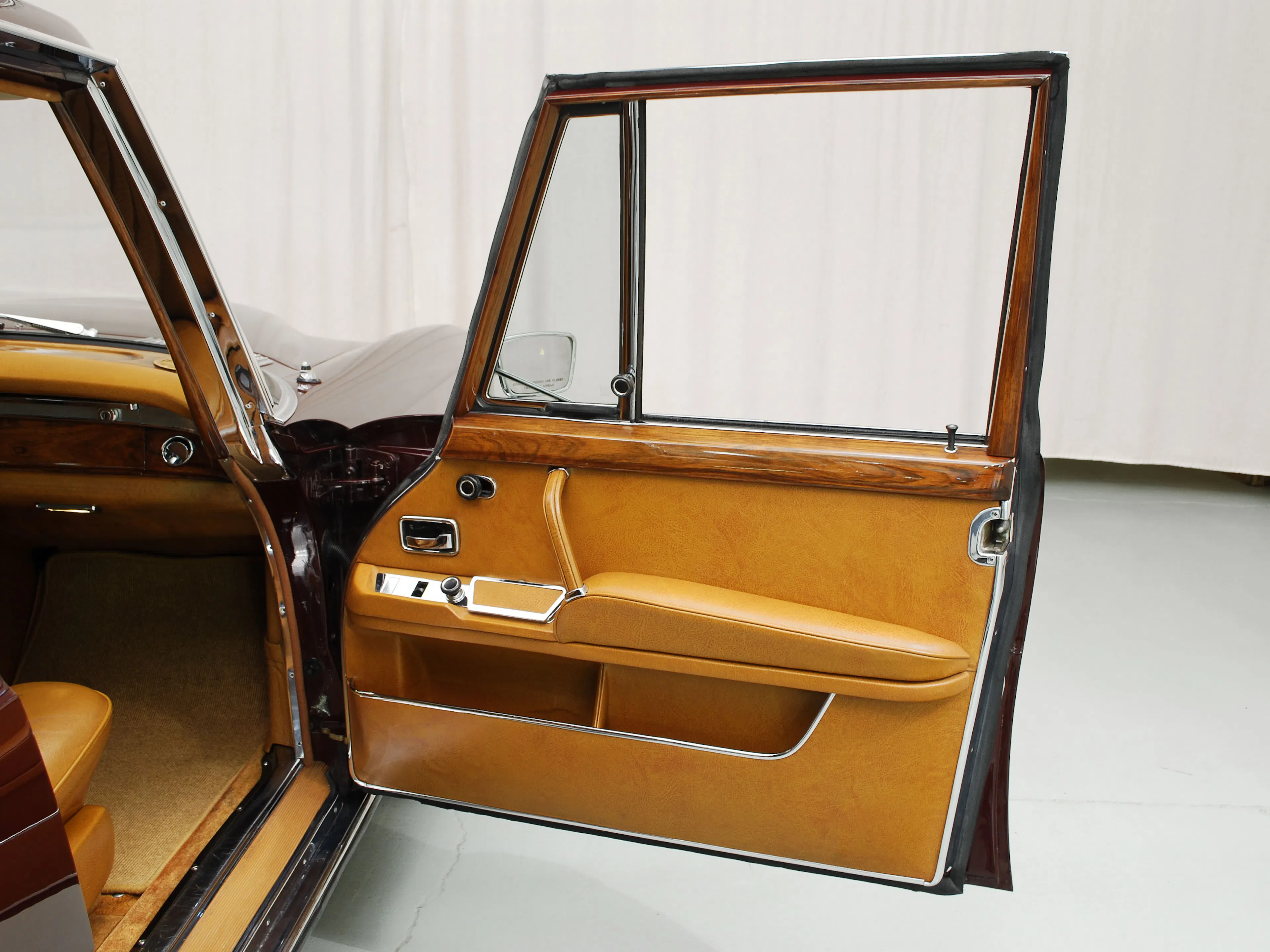 1970 Mercedes-Benz 600 4dr Sedan Courtesy of Hyman Ltd.