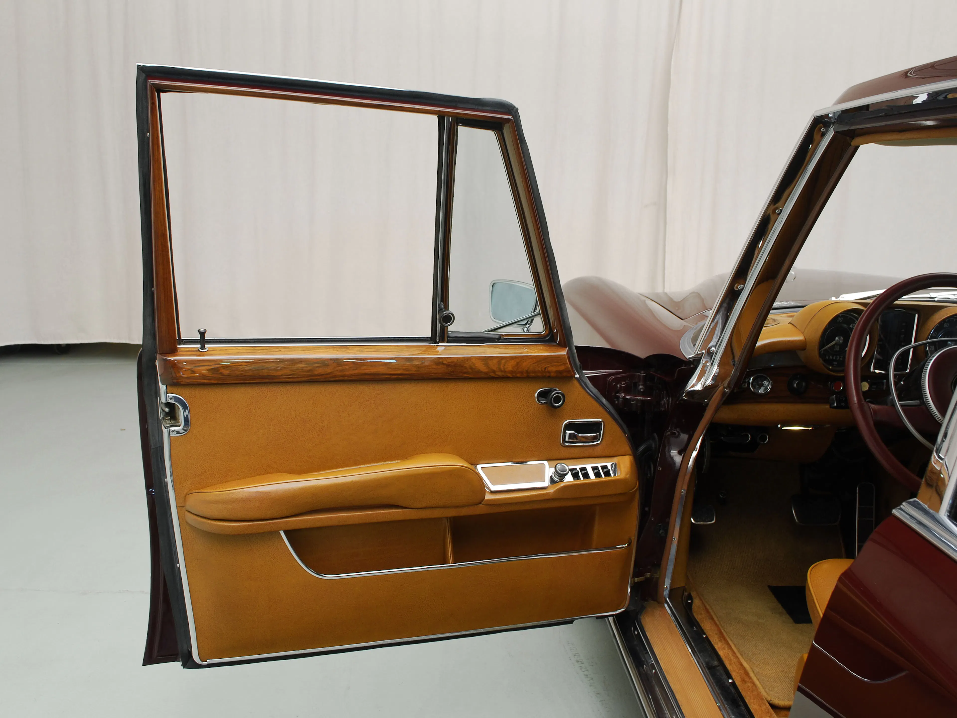 1970 Mercedes-Benz 600 4dr Sedan Courtesy of Hyman Ltd.