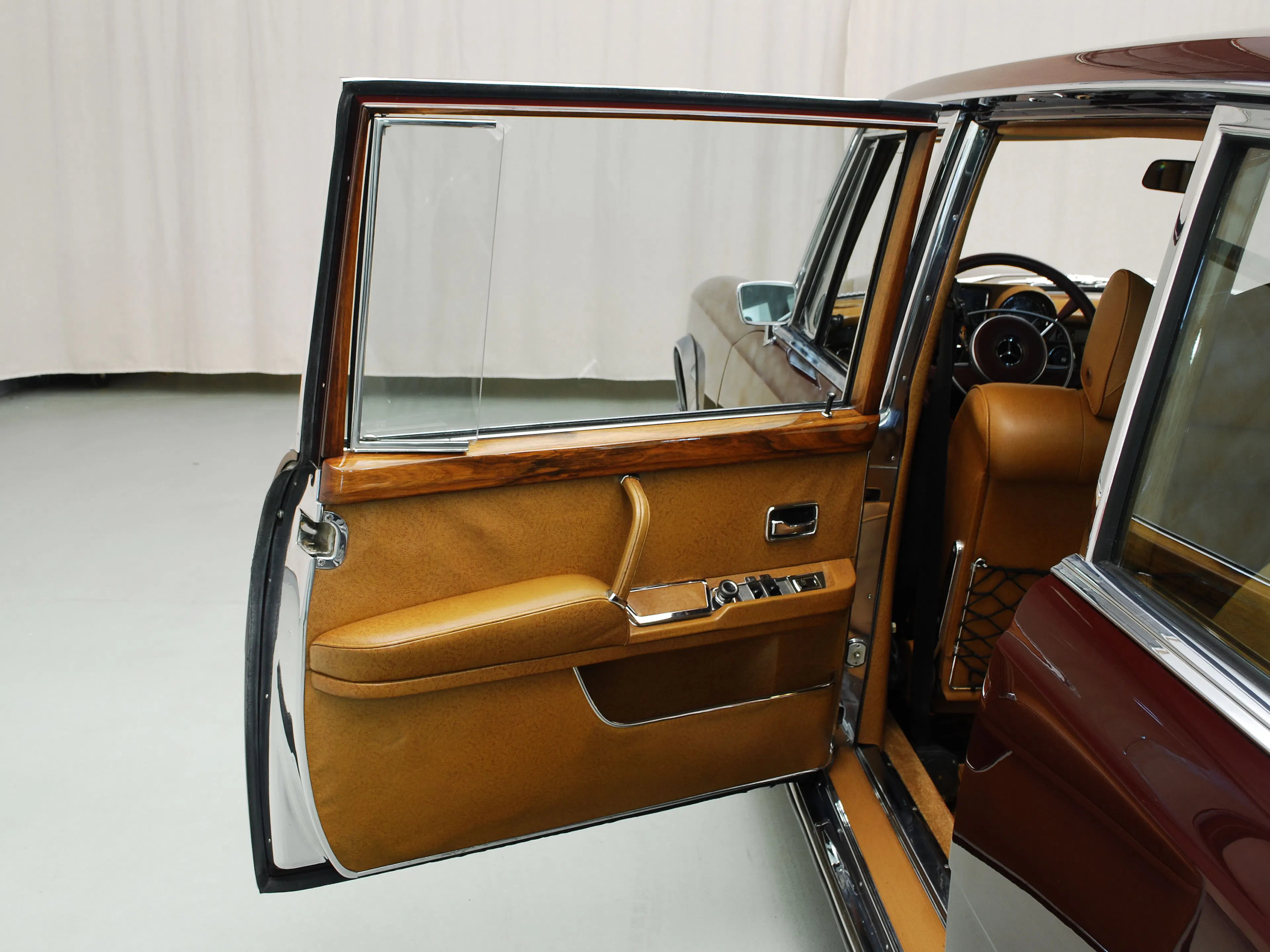 1970 Mercedes-Benz 600 4dr Sedan Courtesy of Hyman Ltd.