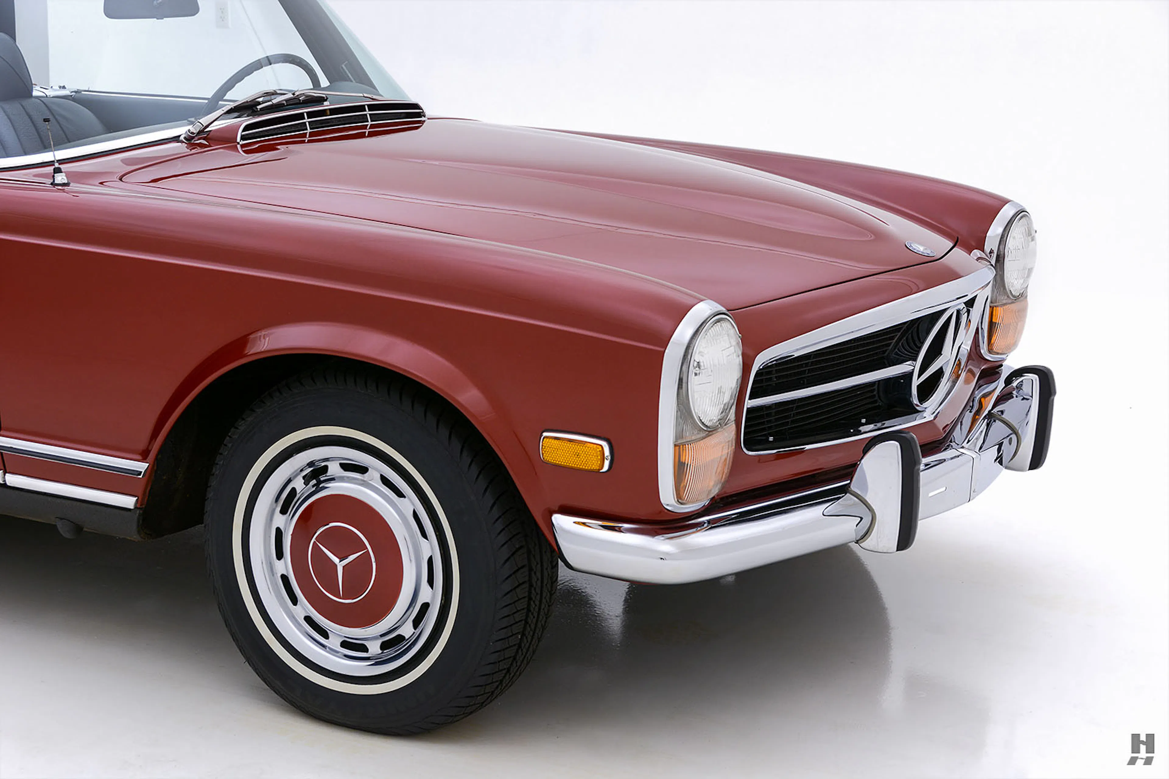 1971 Mercedes-Benz 280SL 2dr Convertible Courtesy of Hyman Ltd.
