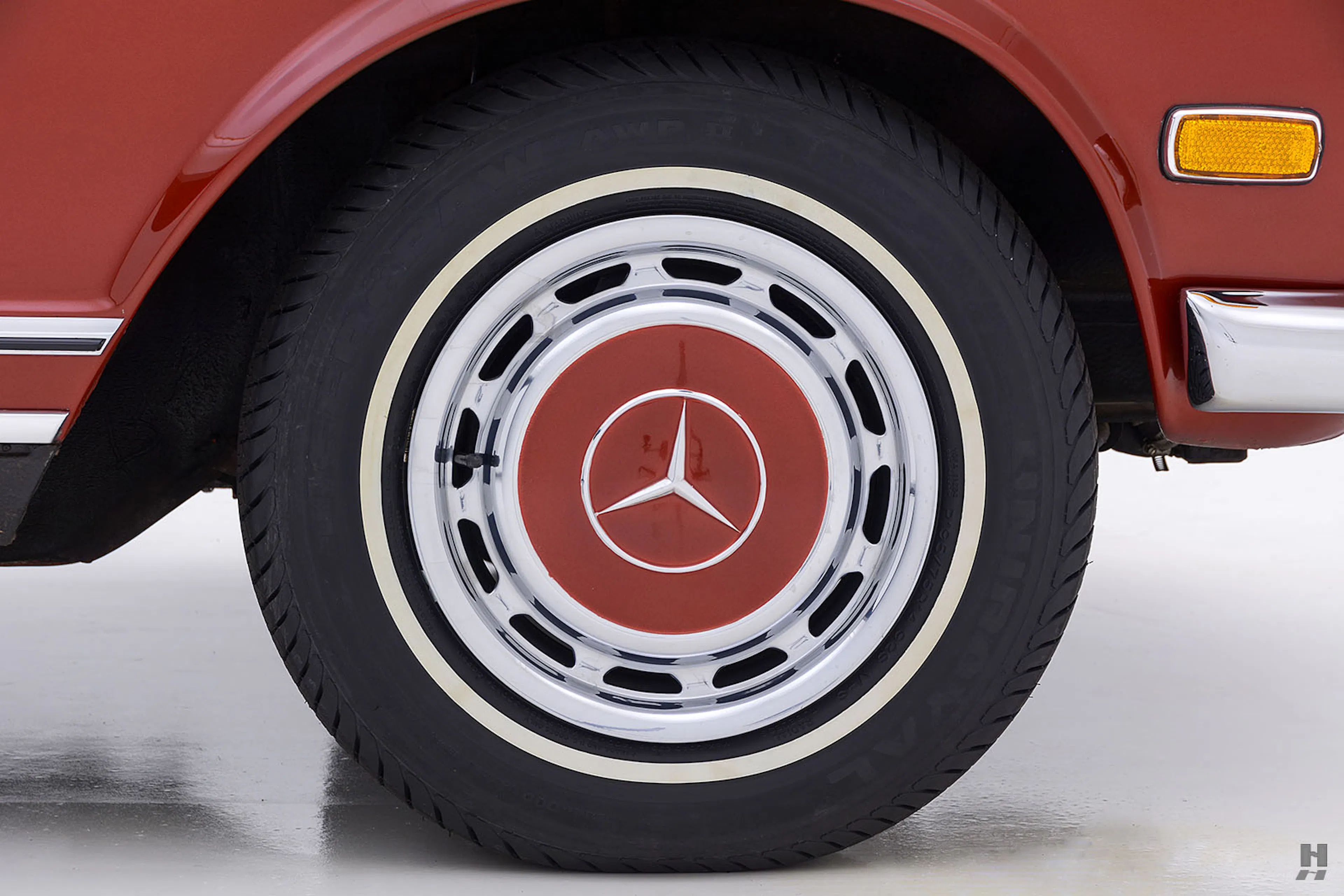 1971 Mercedes-Benz 280SL 2dr Convertible Courtesy of Hyman Ltd.