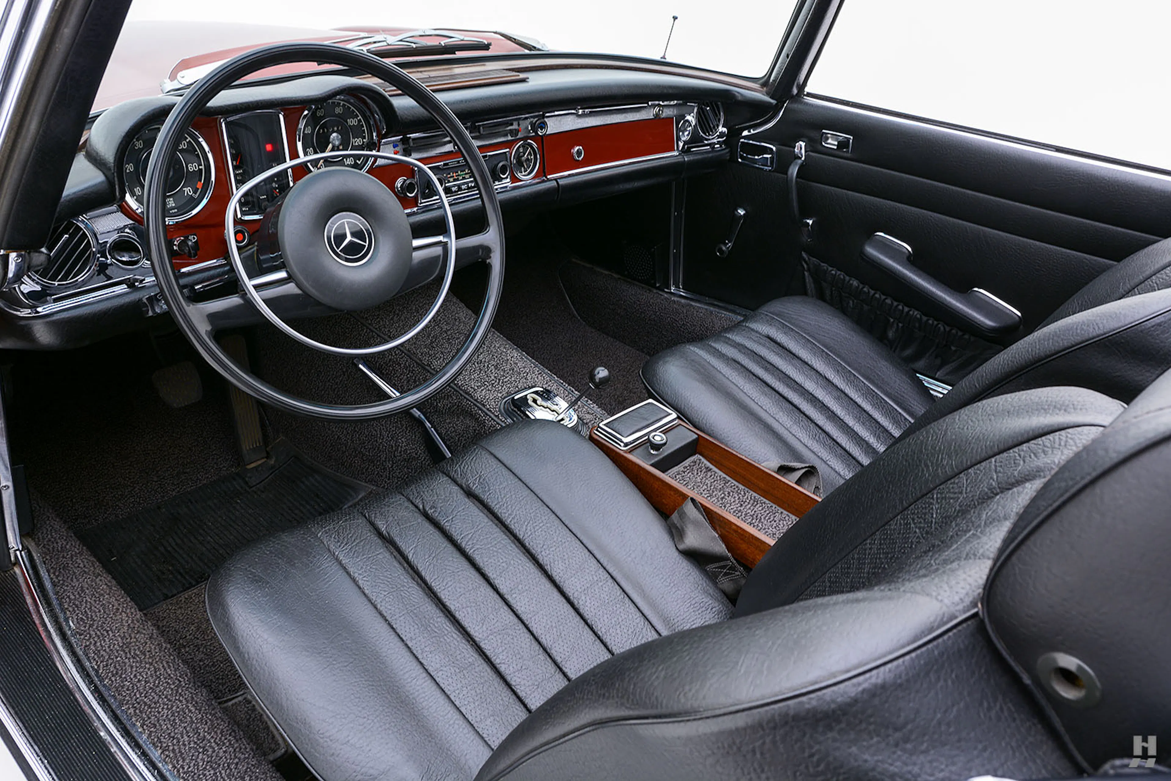 1971 Mercedes-Benz 280SL 2dr Convertible Courtesy of Hyman Ltd.
