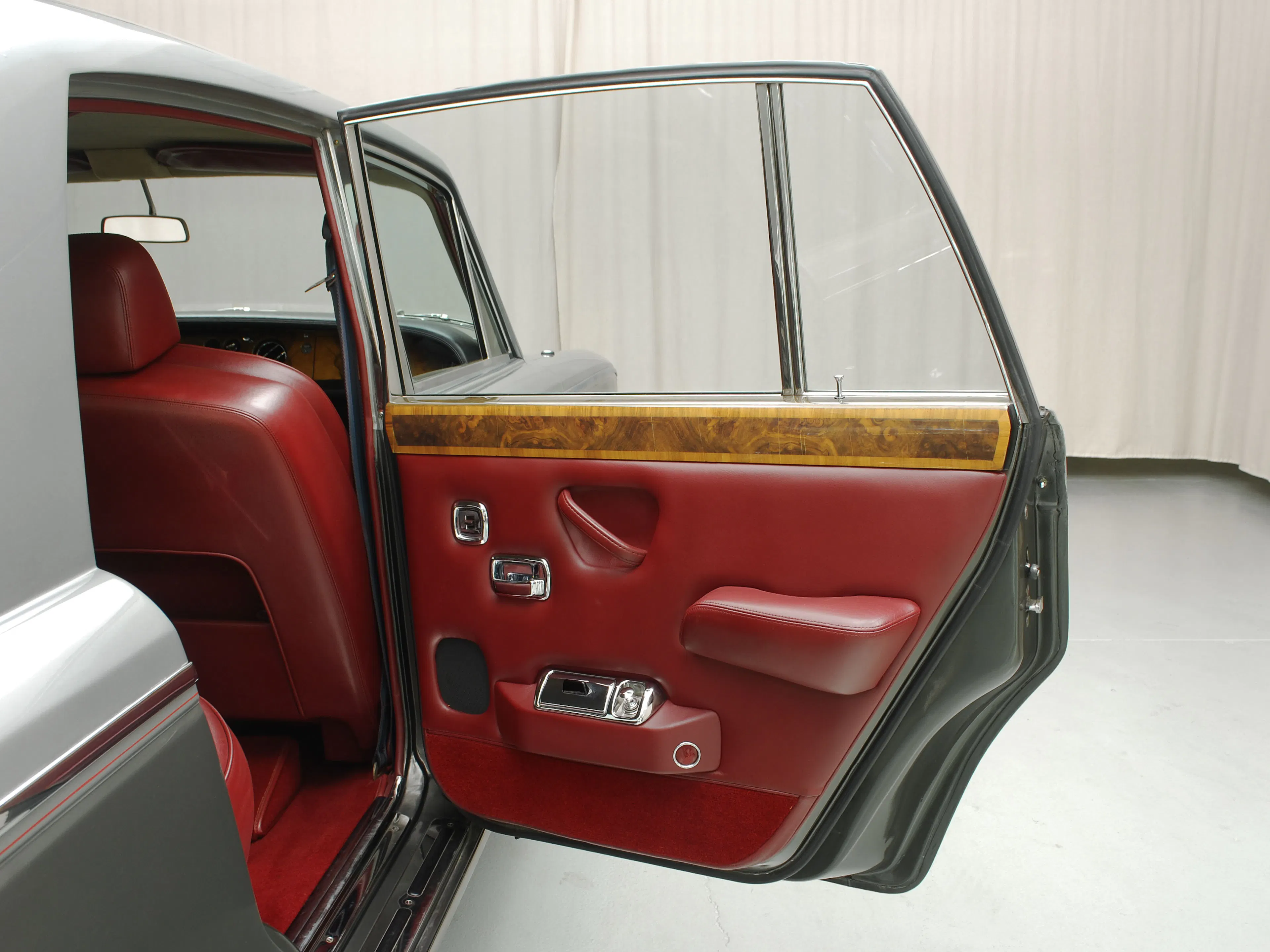 1971 Rolls-Royce Silver Shadow Standard Steel 4dr Sedan Courtesy of Hyman Ltd.