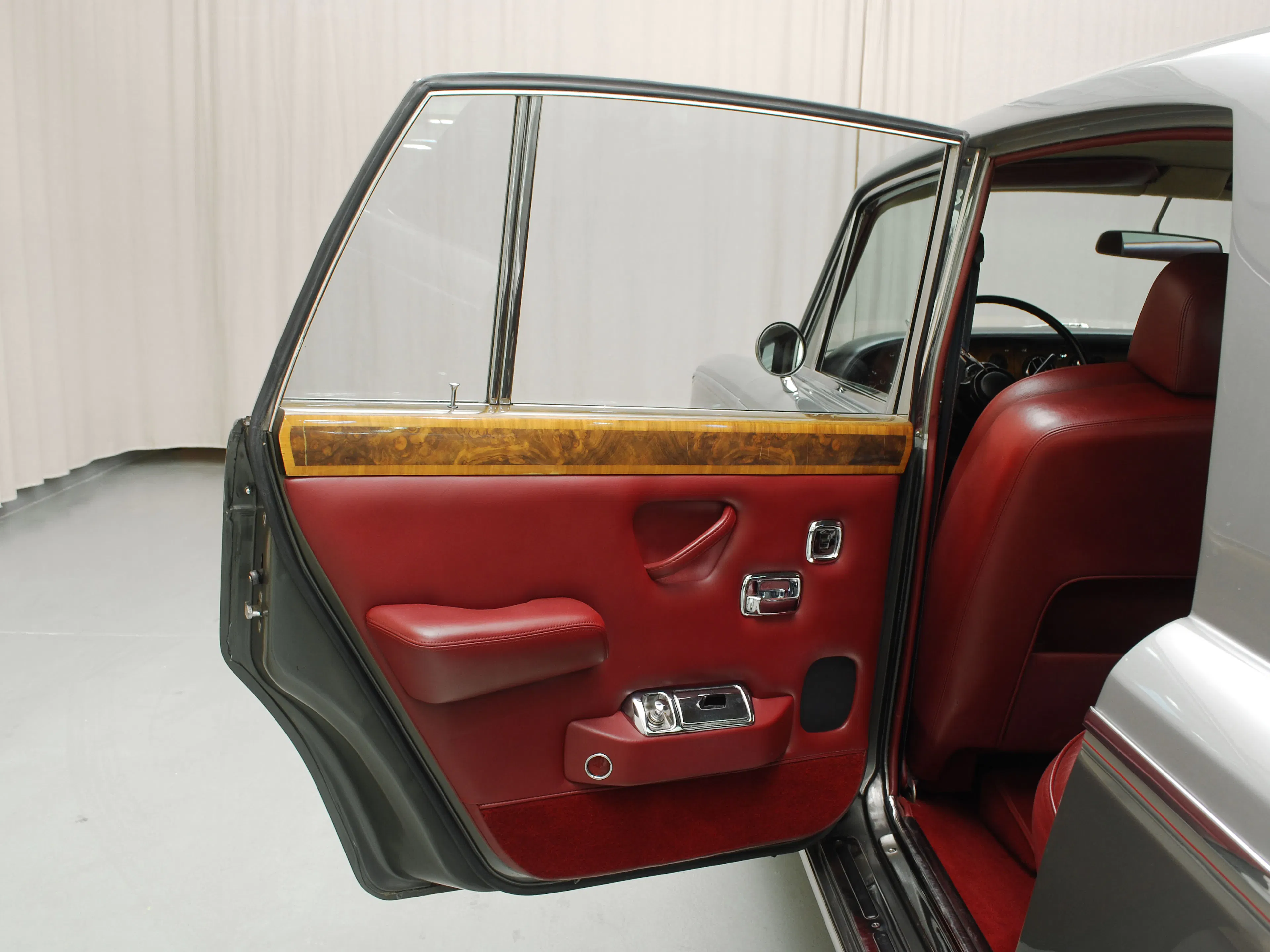 1971 Rolls-Royce Silver Shadow Standard Steel 4dr Sedan Courtesy of Hyman Ltd.