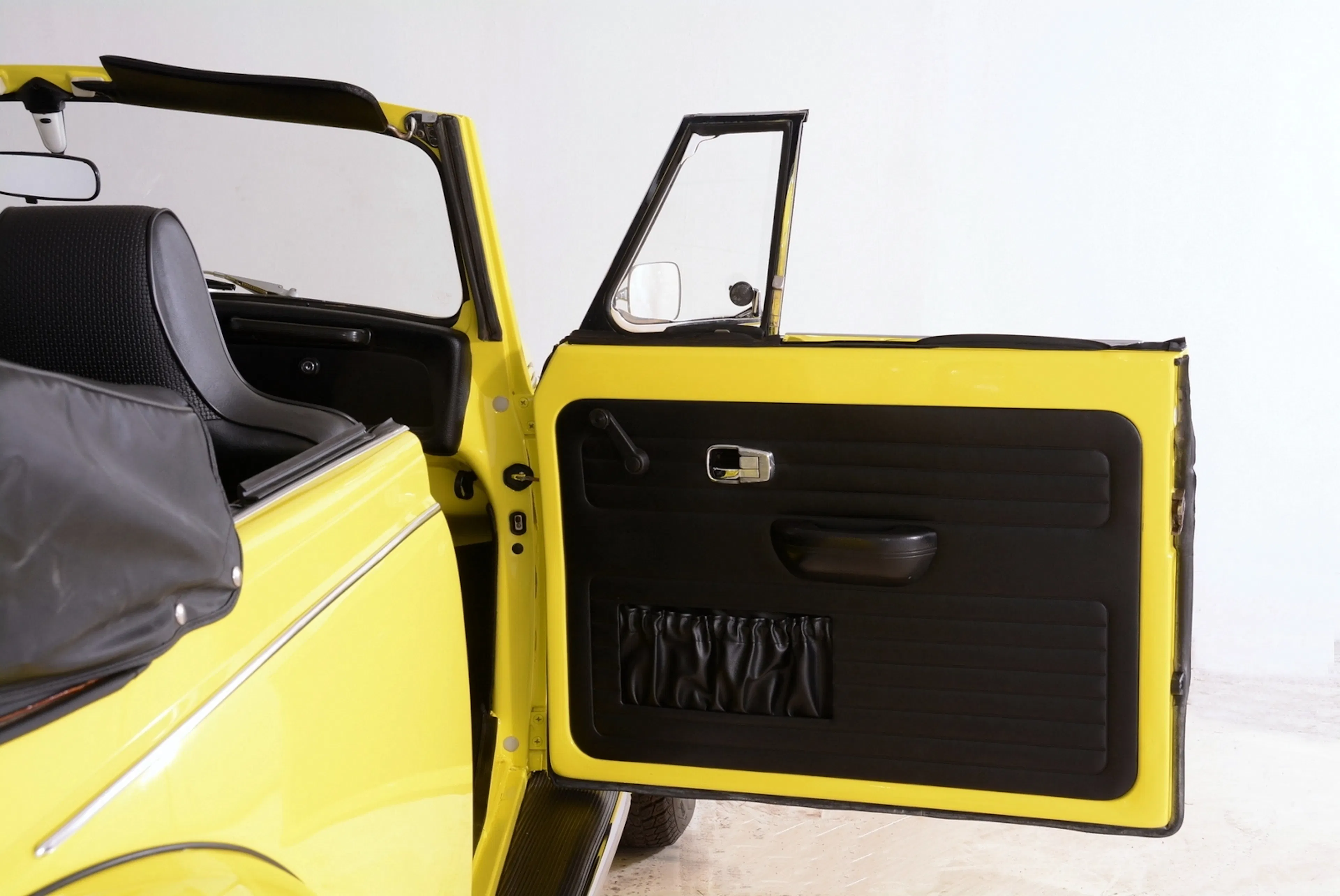1971 Volkswagen Super Beetle 2dr Convertible Courtesy of Volo