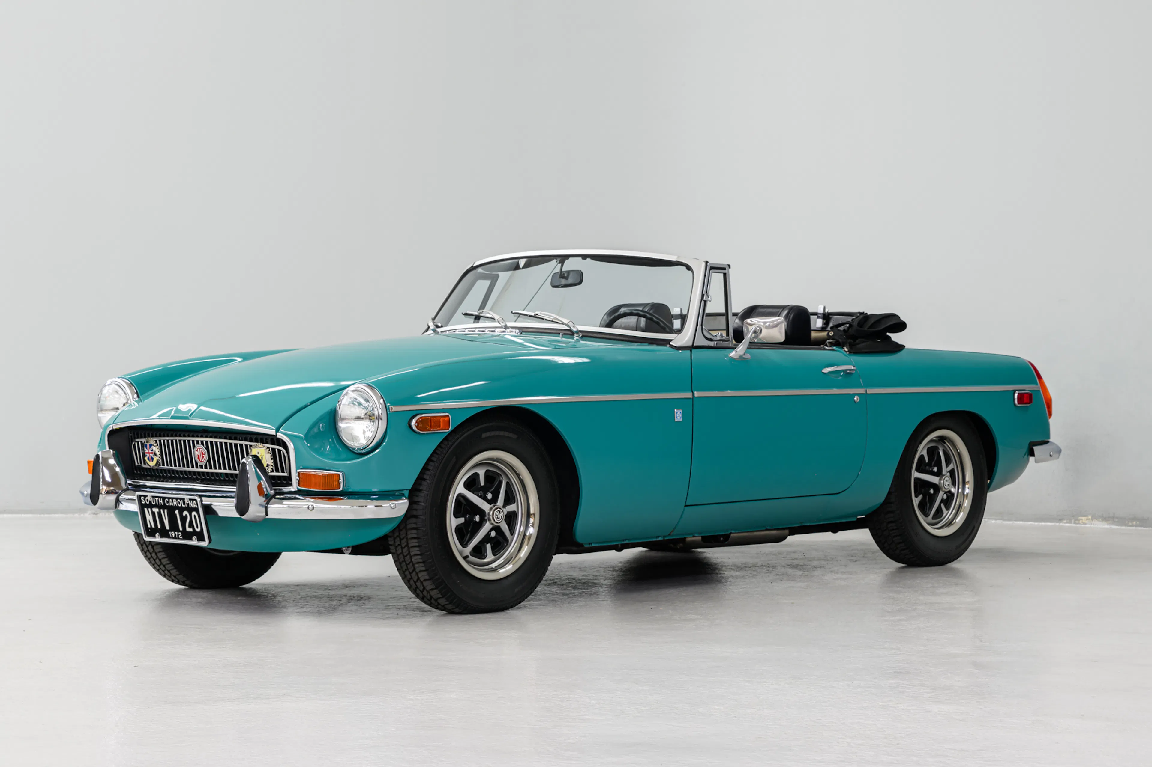 1972 MG MGB Mk III 2dr Roadster Courtesy of AutoBarn Classic Cars