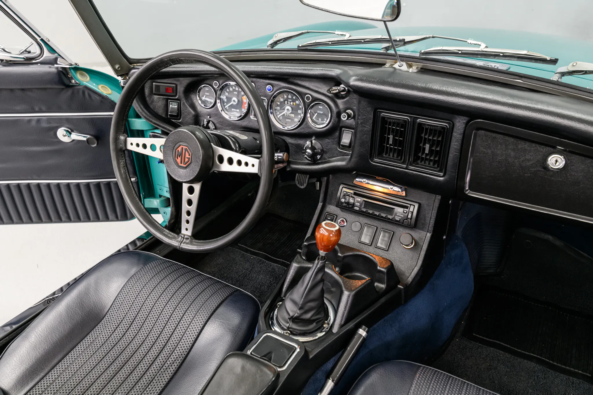 1972 MG MGB Mk III 2dr Roadster Courtesy of AutoBarn Classic Cars