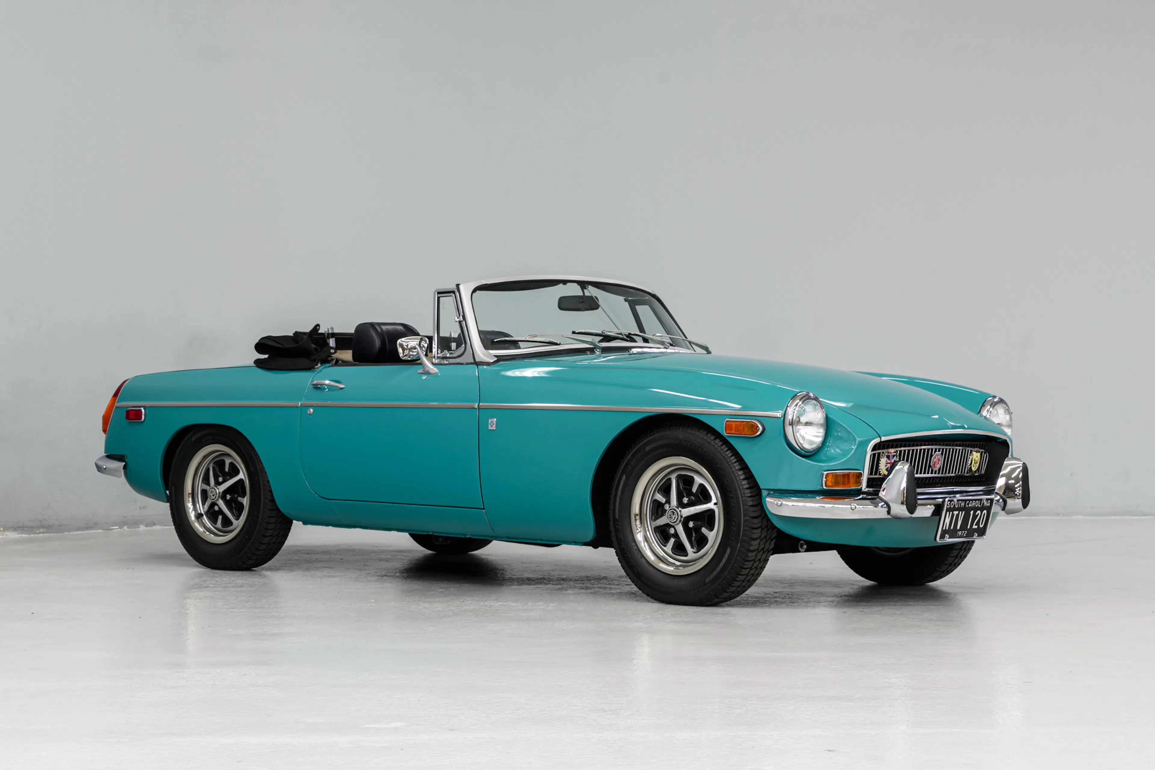 1972 MG MGB Mk III 2dr Roadster Courtesy of AutoBarn Classic Cars