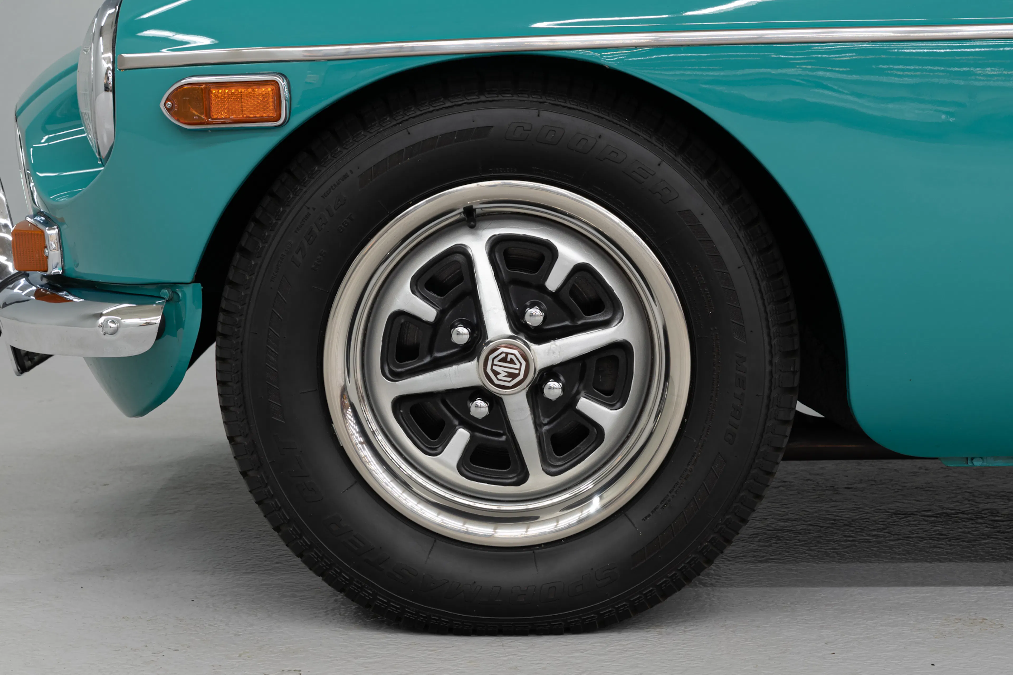 1972 MG MGB Mk III 2dr Roadster Courtesy of AutoBarn Classic Cars