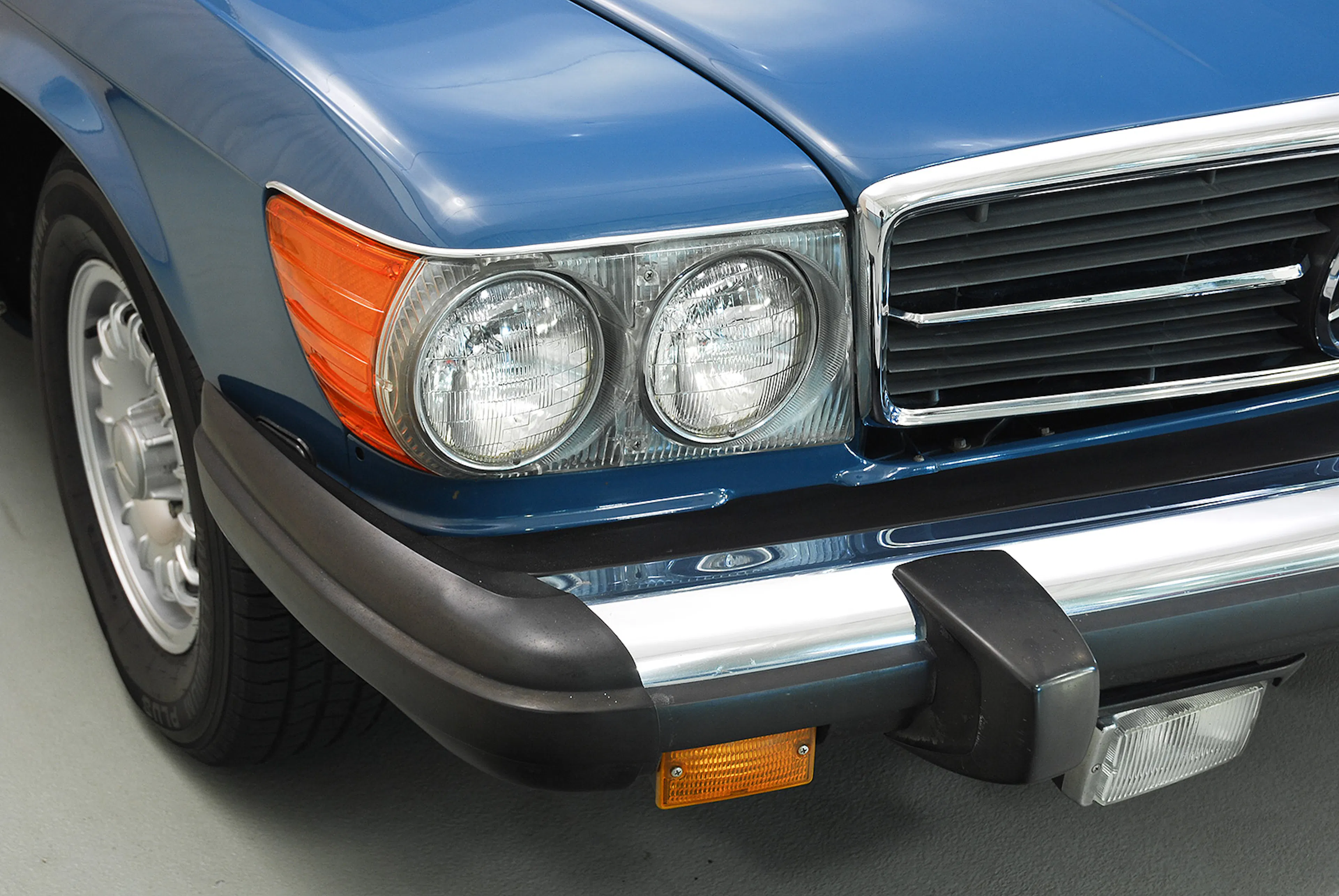 1974 Mercedes-Benz 450SL 2dr Roadster Courtesy of Hyman Ltd.