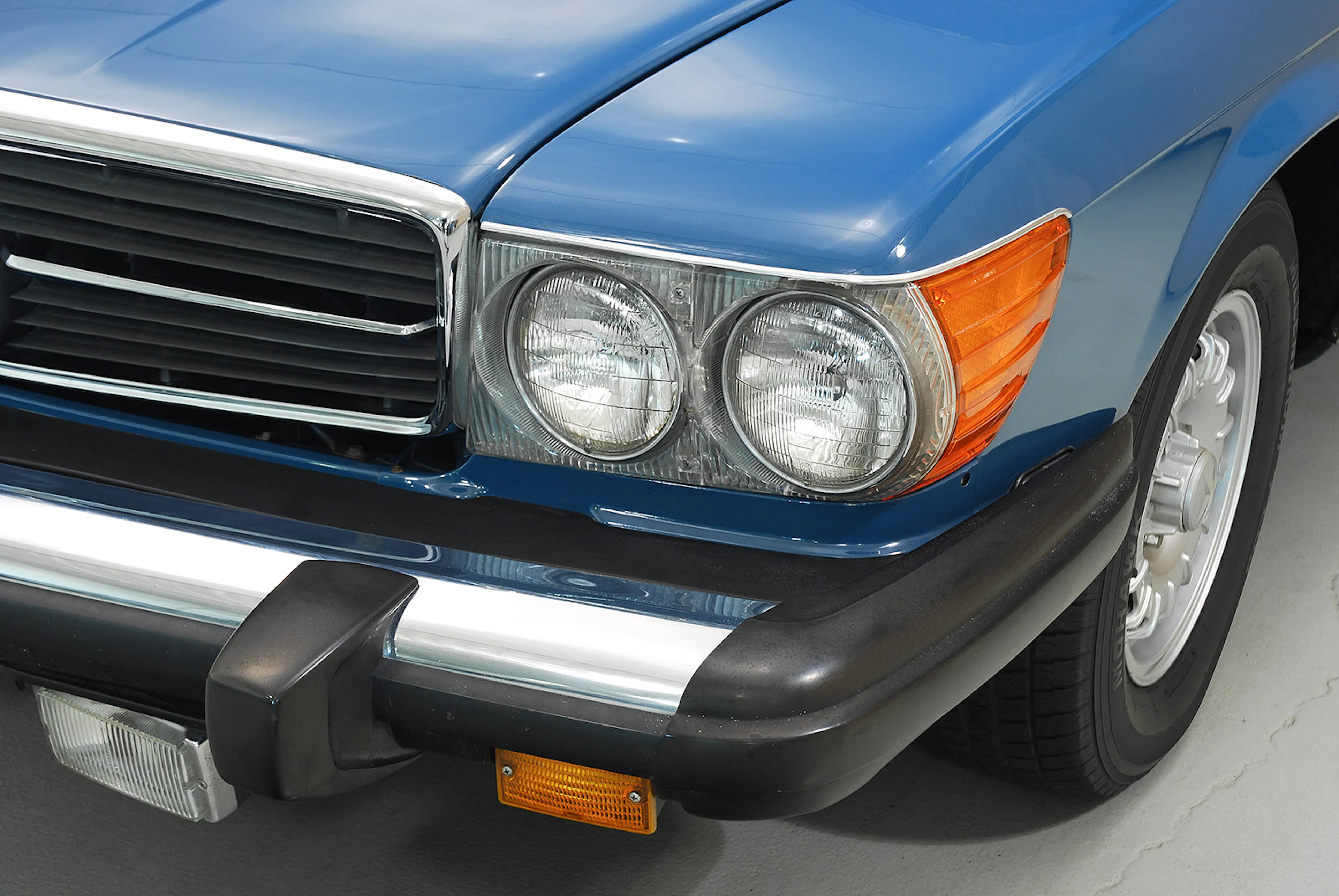 1974 Mercedes-Benz 450SL 2dr Roadster Courtesy of Hyman Ltd.