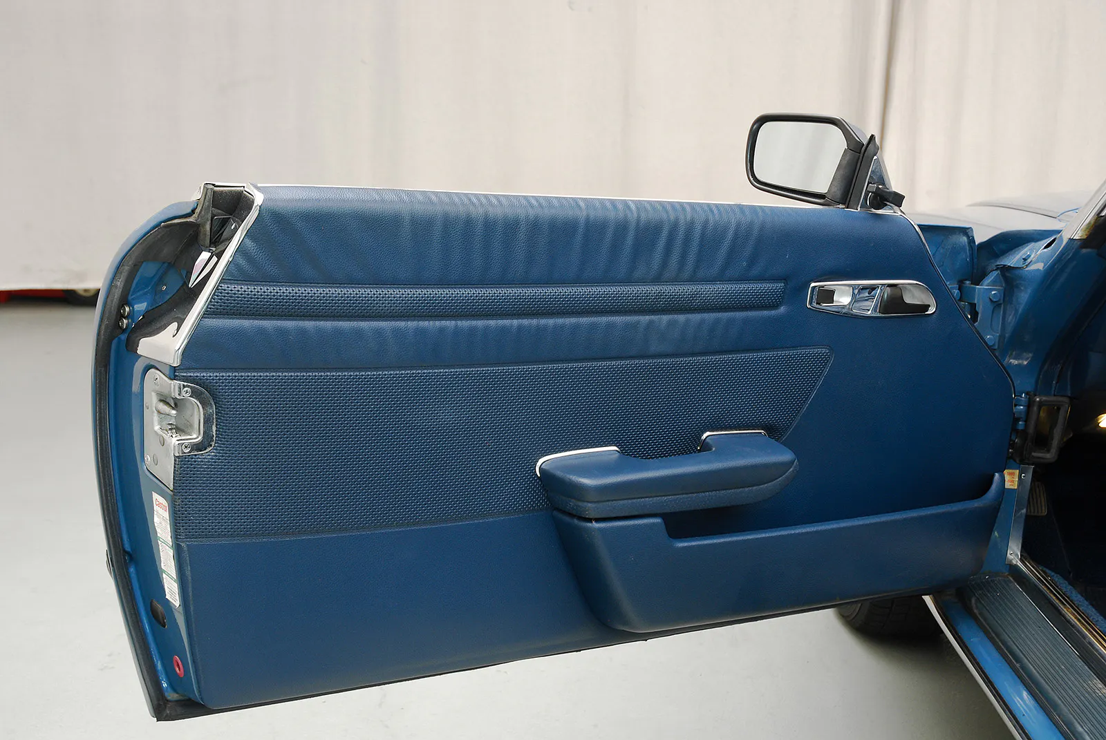 1974 Mercedes-Benz 450SL 2dr Roadster Courtesy of Hyman Ltd.