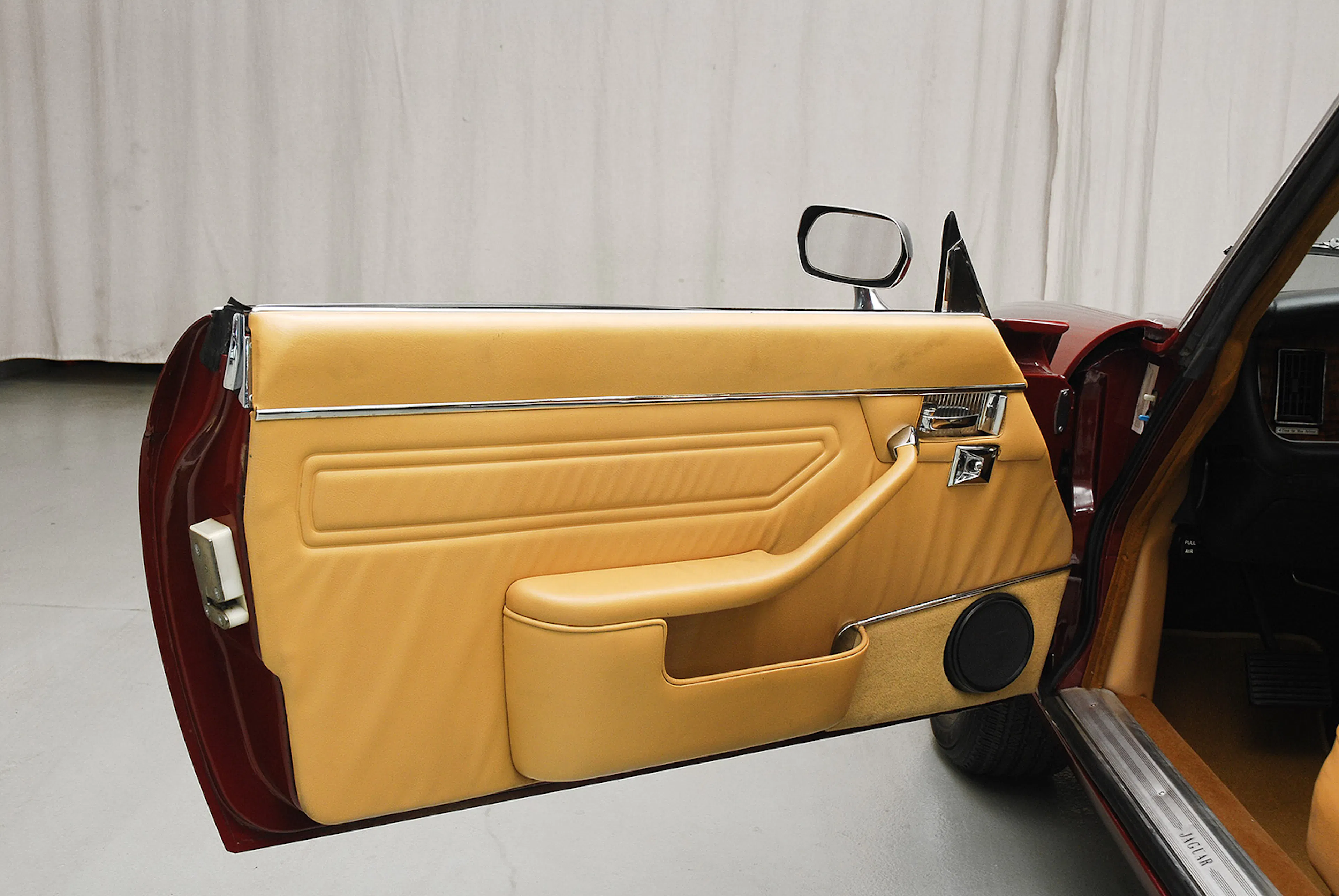 1975 Jaguar XJ-12 C 2dr Coupe Courtesy of Hyman Ltd.