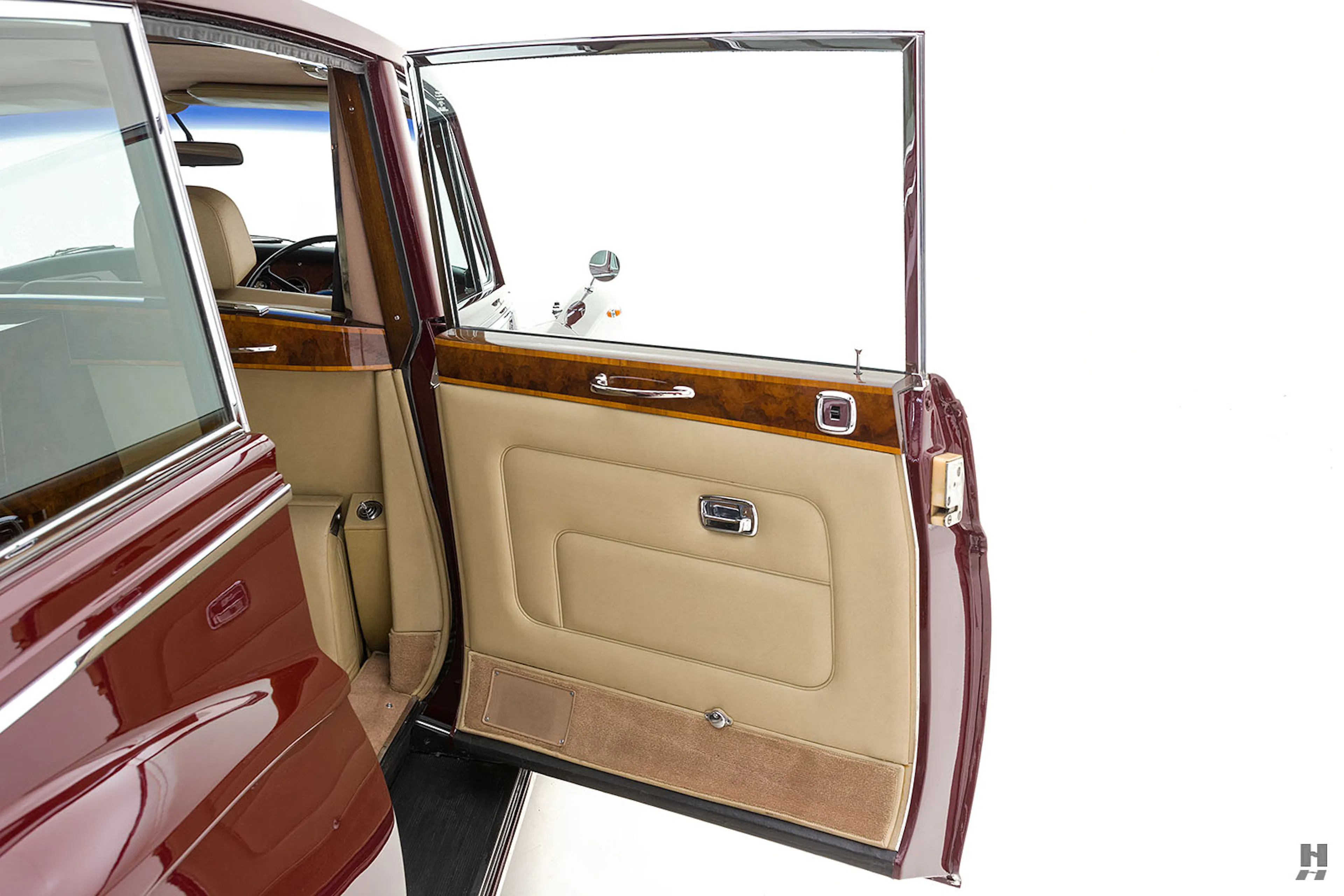 1975 Rolls-Royce Phantom VI 4dr Limousine Courtesy of Hyman Ltd.