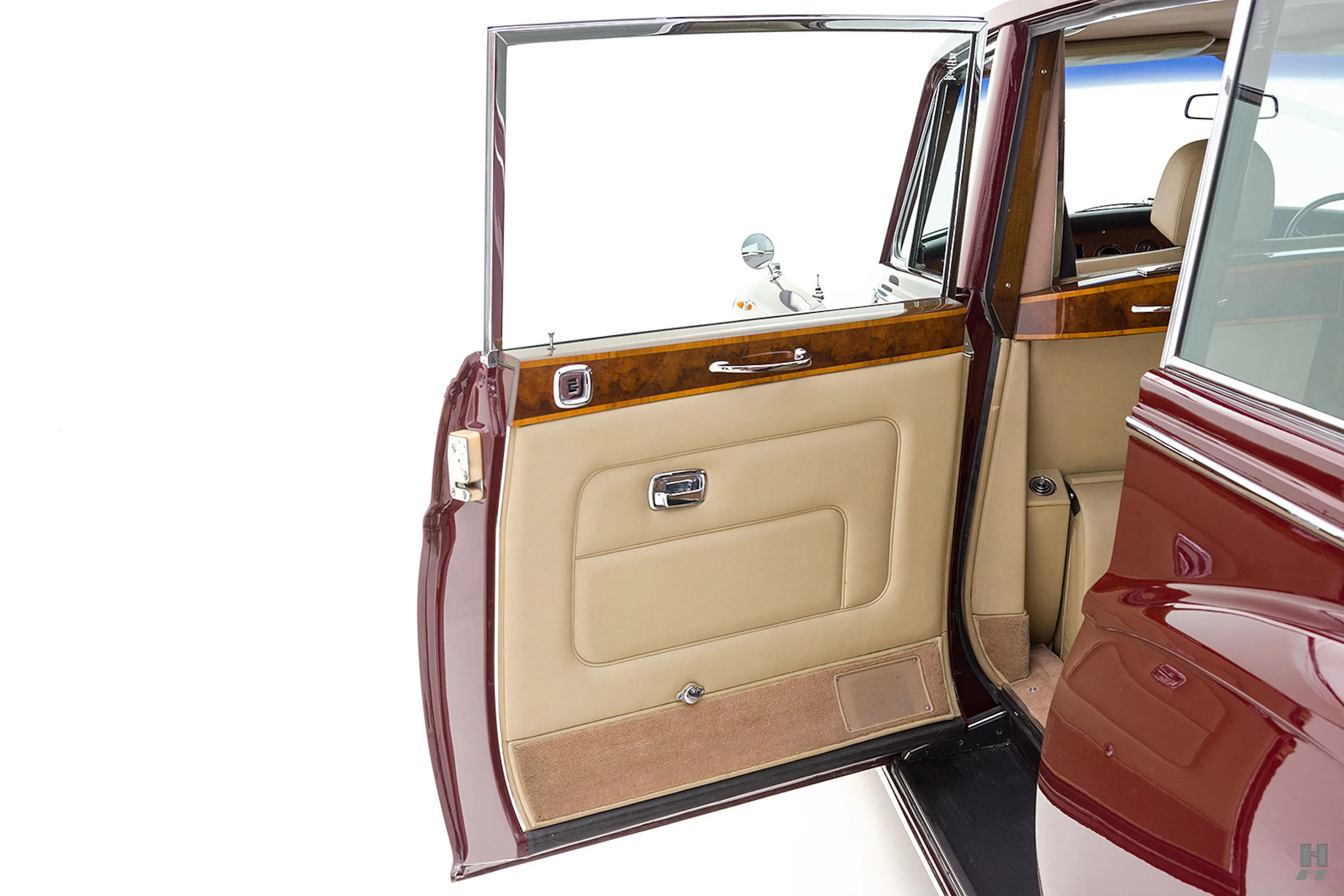 1975 Rolls-Royce Phantom VI 4dr Limousine Courtesy of Hyman Ltd.