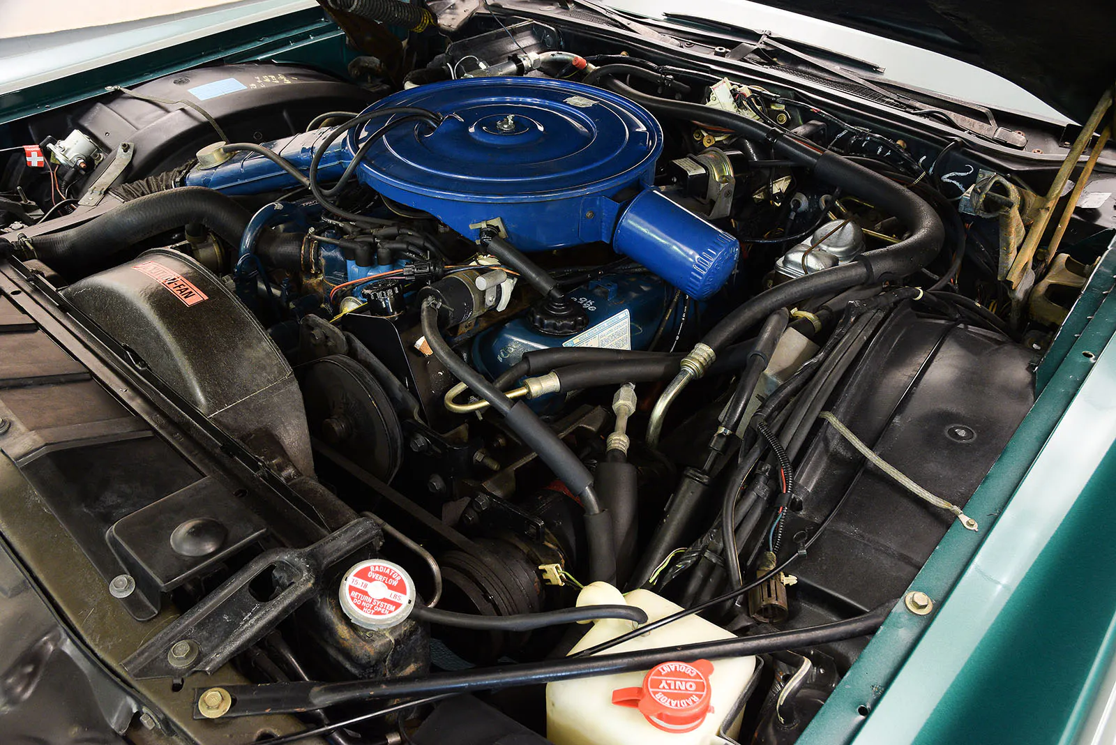 1976 Lincoln Continental Mk IV 2dr Coupe Courtesy of Hyman Ltd.