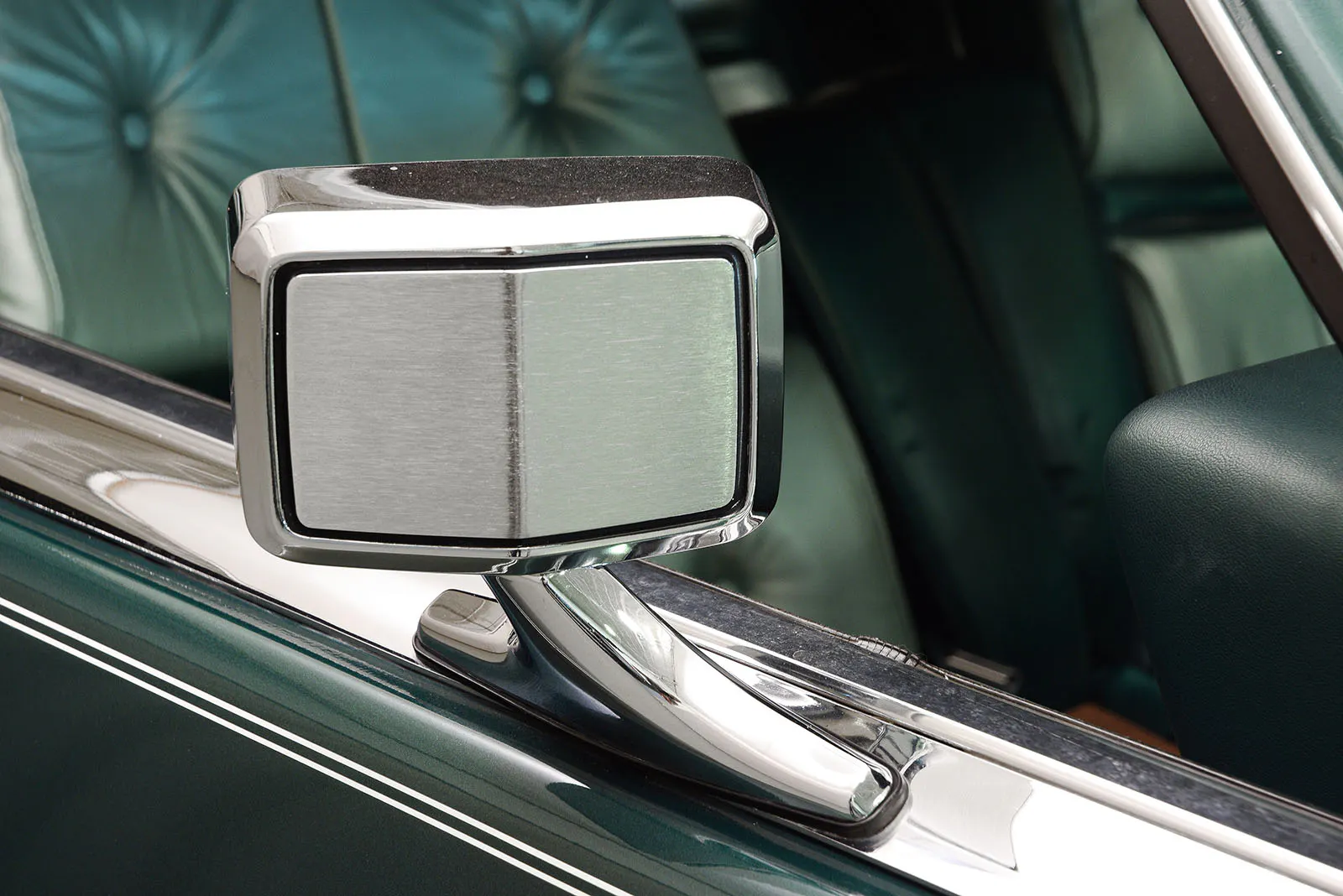 1976 Lincoln Continental Mk IV 2dr Coupe Courtesy of Hyman Ltd.