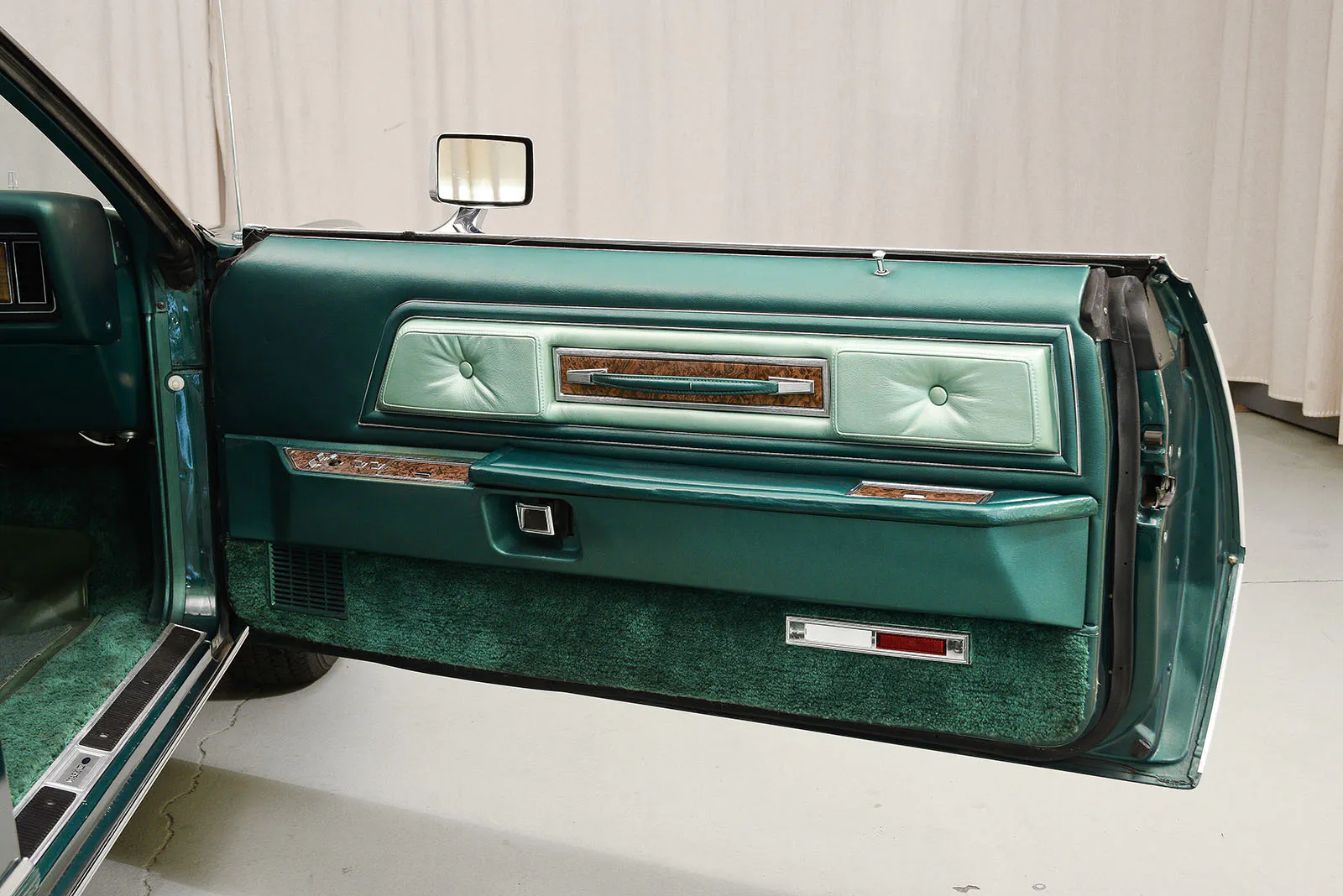 1976 Lincoln Continental Mk IV 2dr Coupe Courtesy of Hyman Ltd.