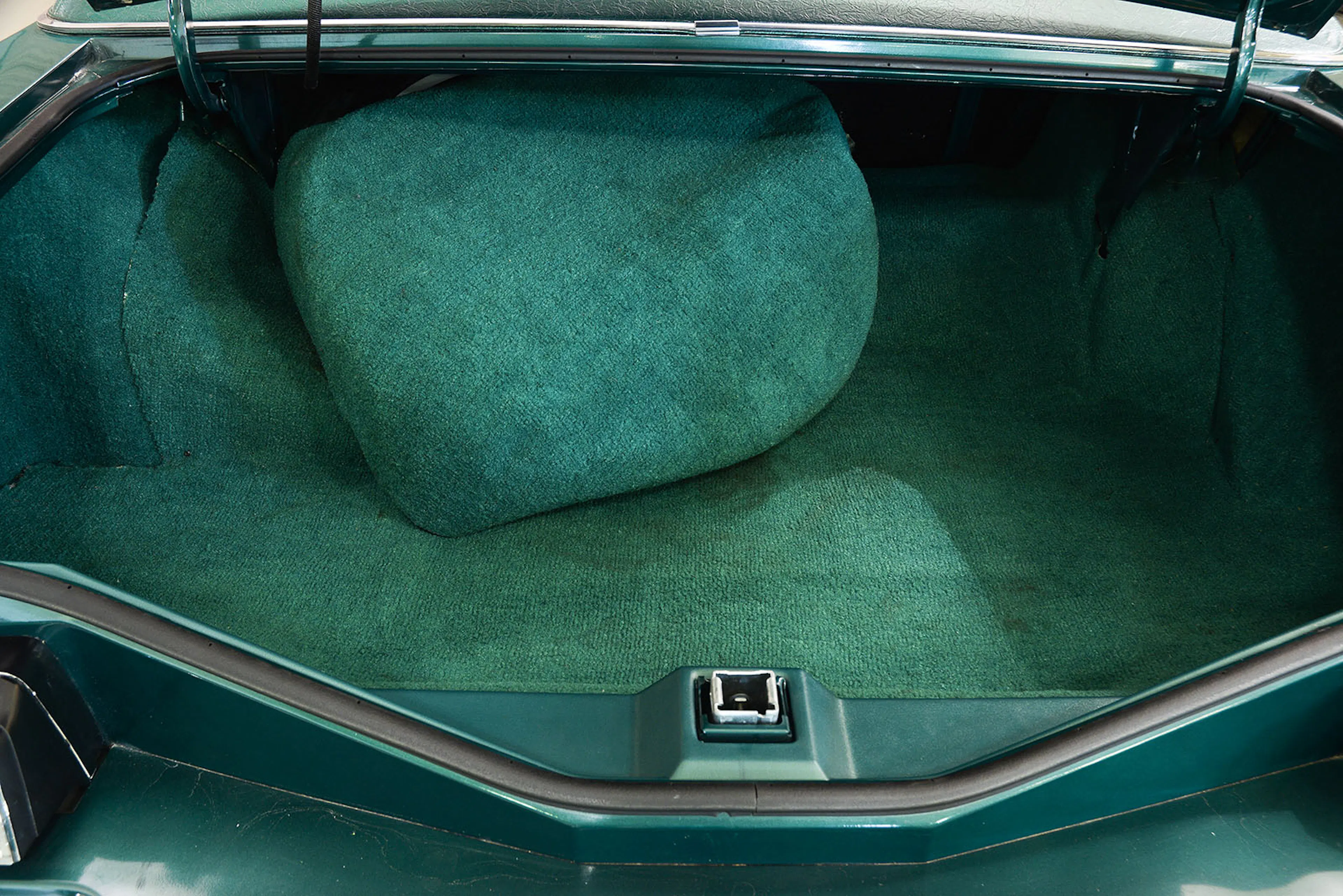1976 Lincoln Continental Mk IV 2dr Coupe Courtesy of Hyman Ltd.