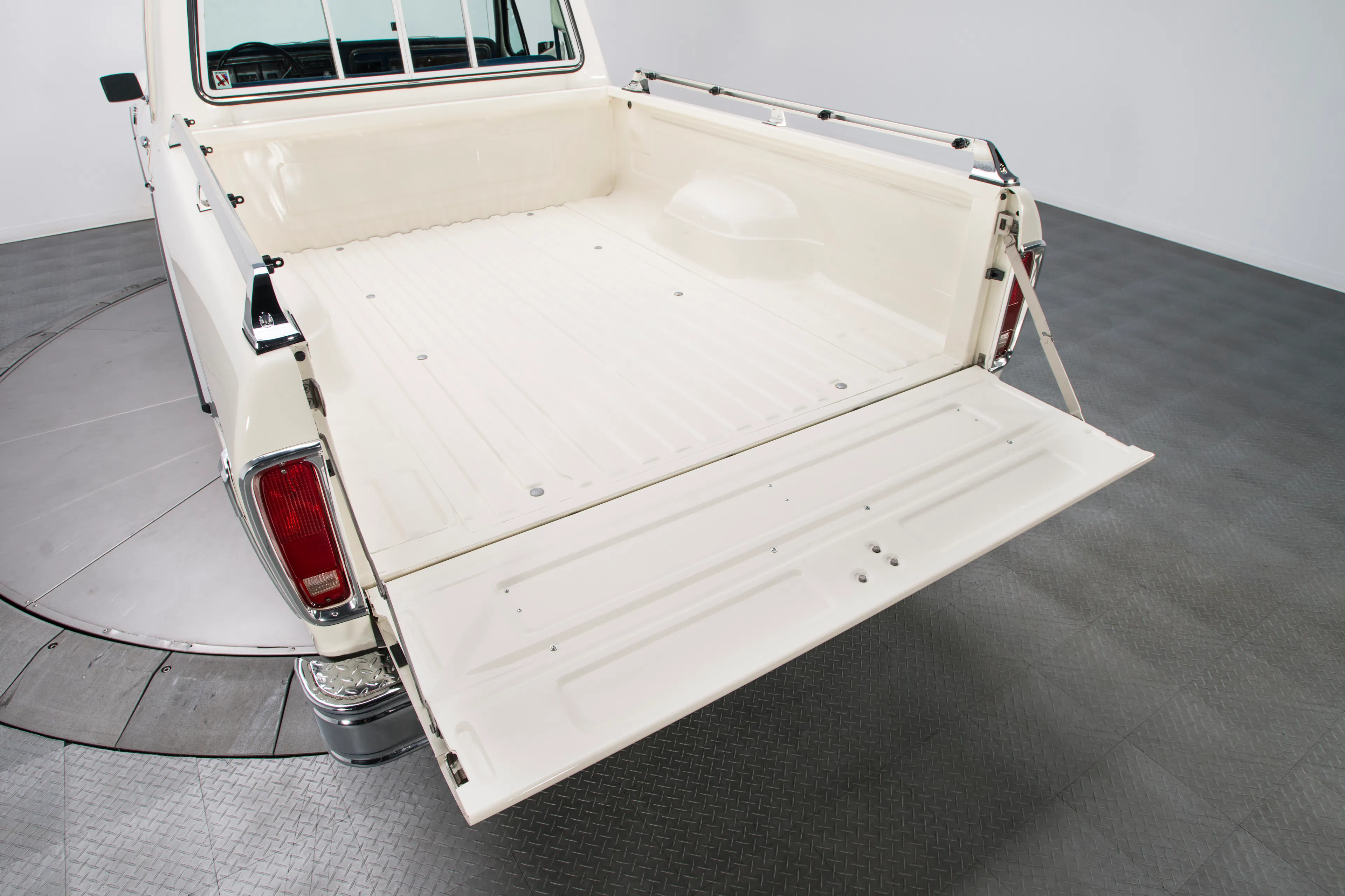 1979 Ford F-100 1/2 Ton 2dr Styleside Short Bed Courtesy of RK Motors