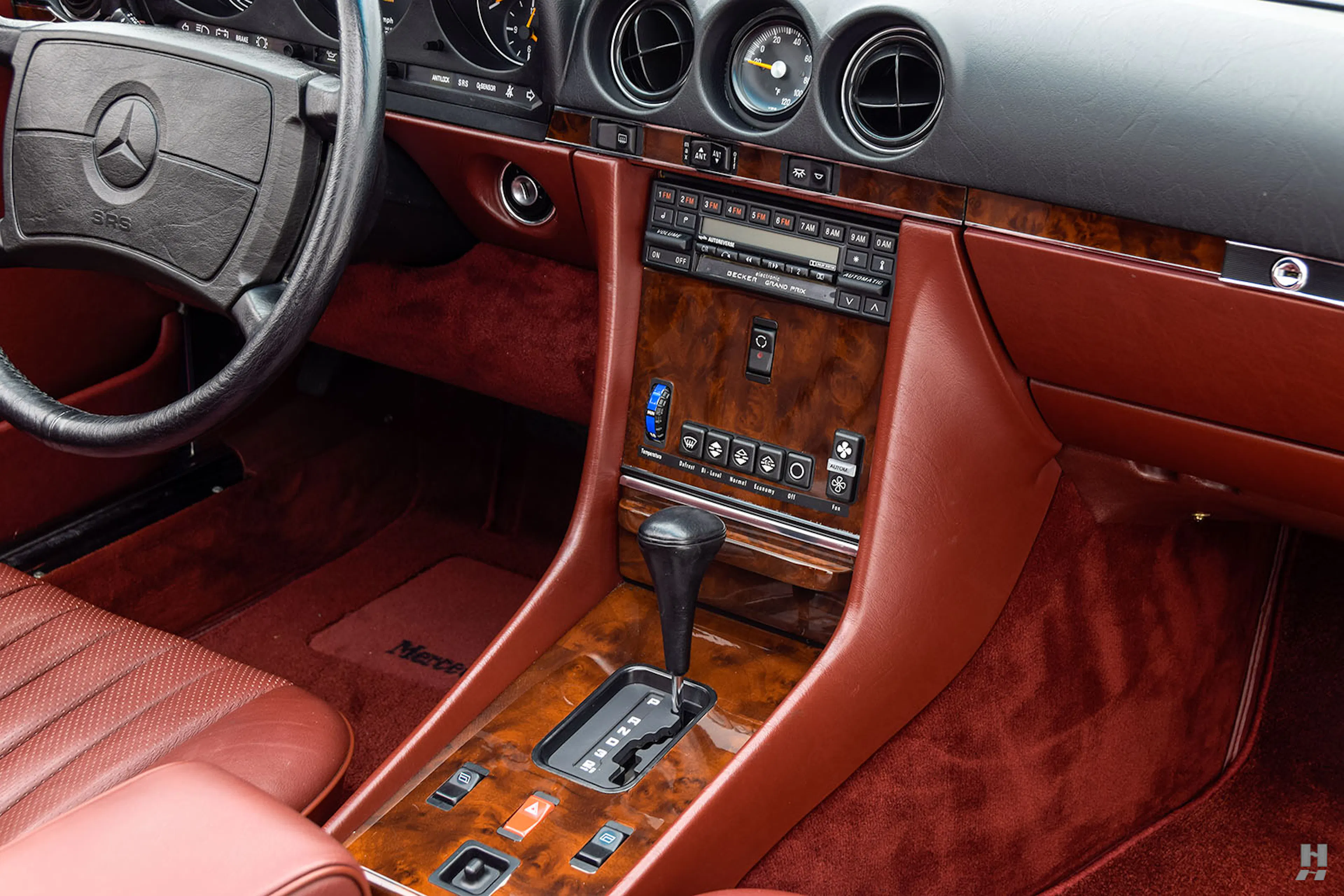 1986 Mercedes-Benz 560SL 2dr Roadster Courtesy of Hyman Ltd.