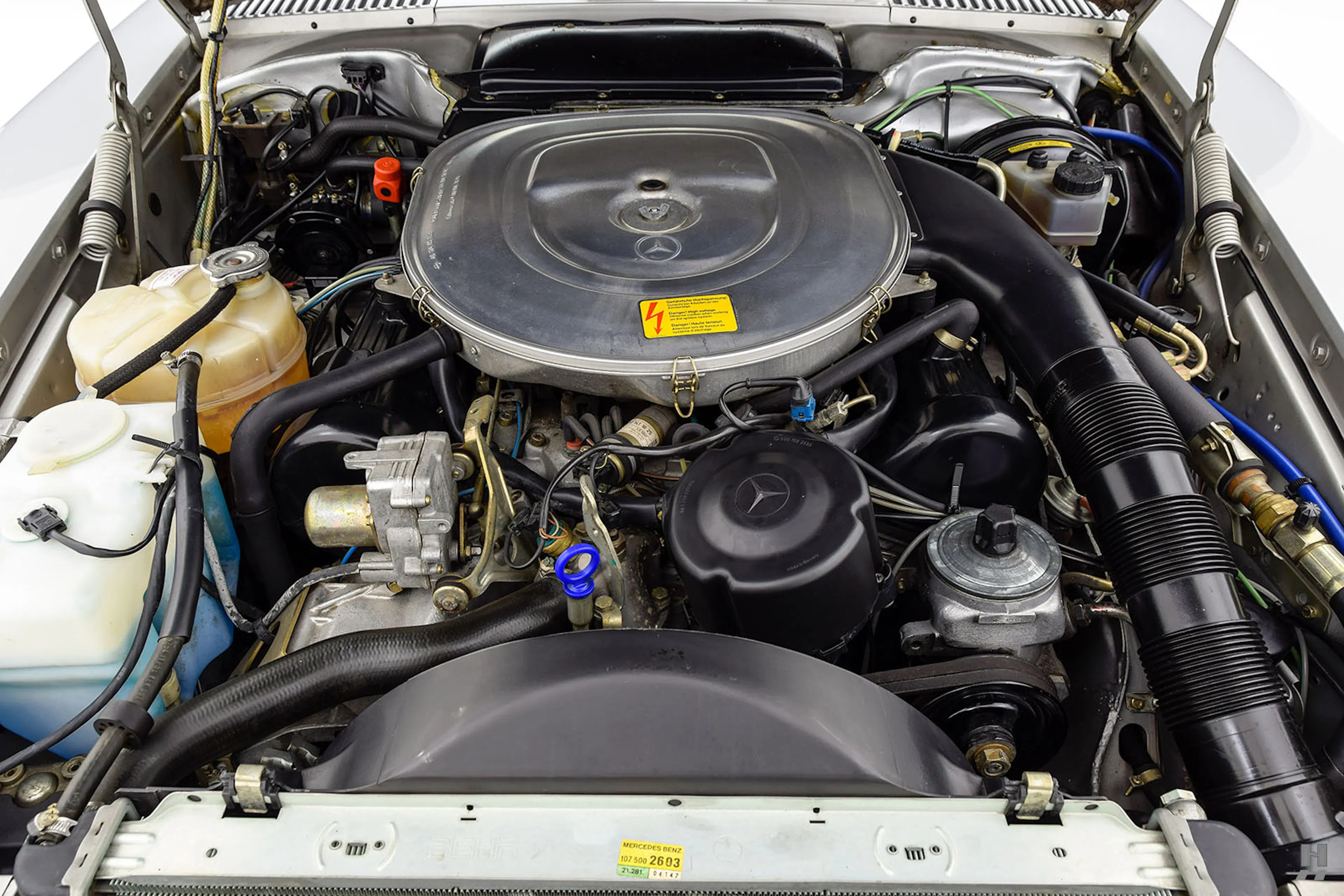 1986 Mercedes-Benz 560SL 2dr Roadster Courtesy of Hyman Ltd.