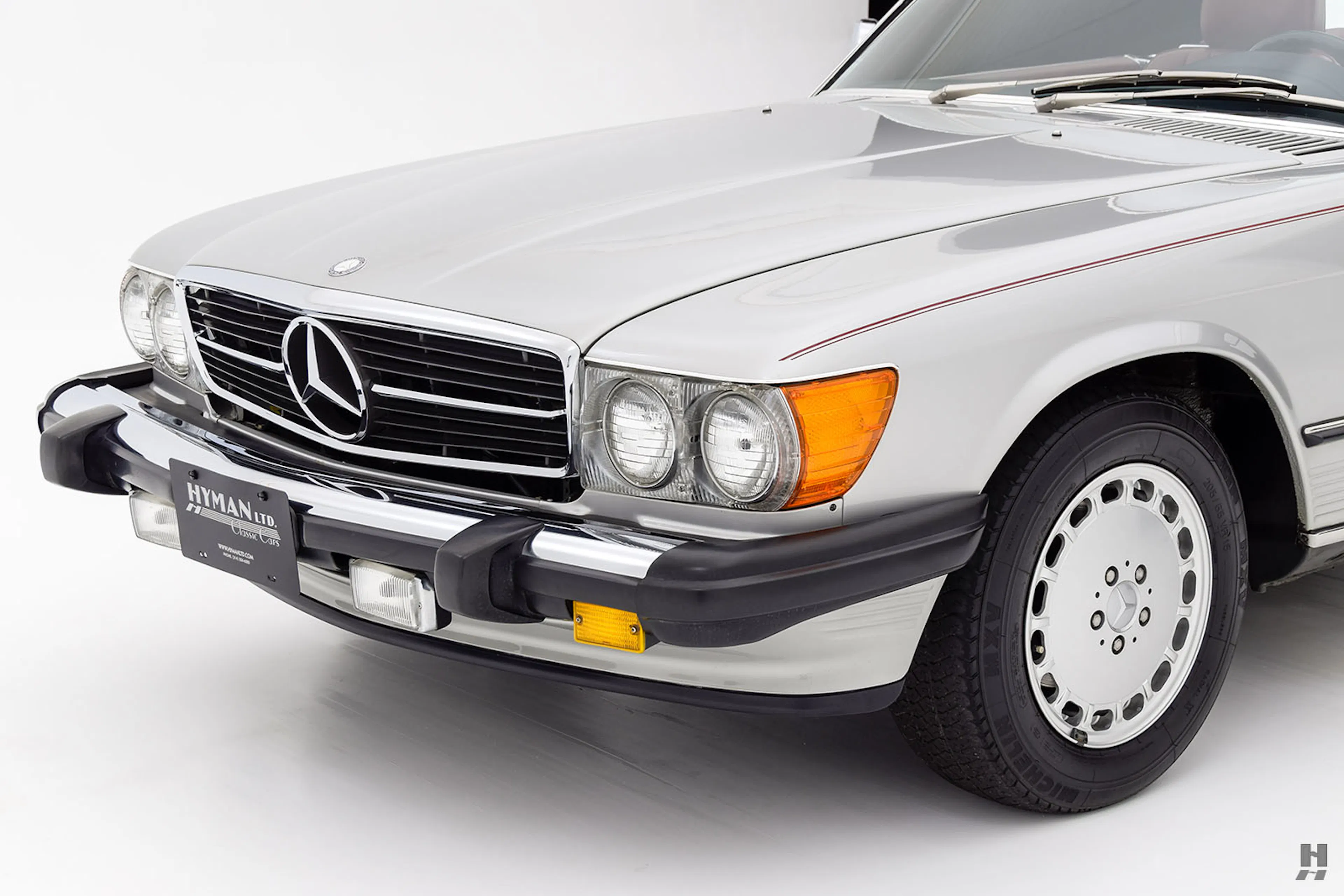 1986 Mercedes-Benz 560SL 2dr Roadster Courtesy of Hyman Ltd.