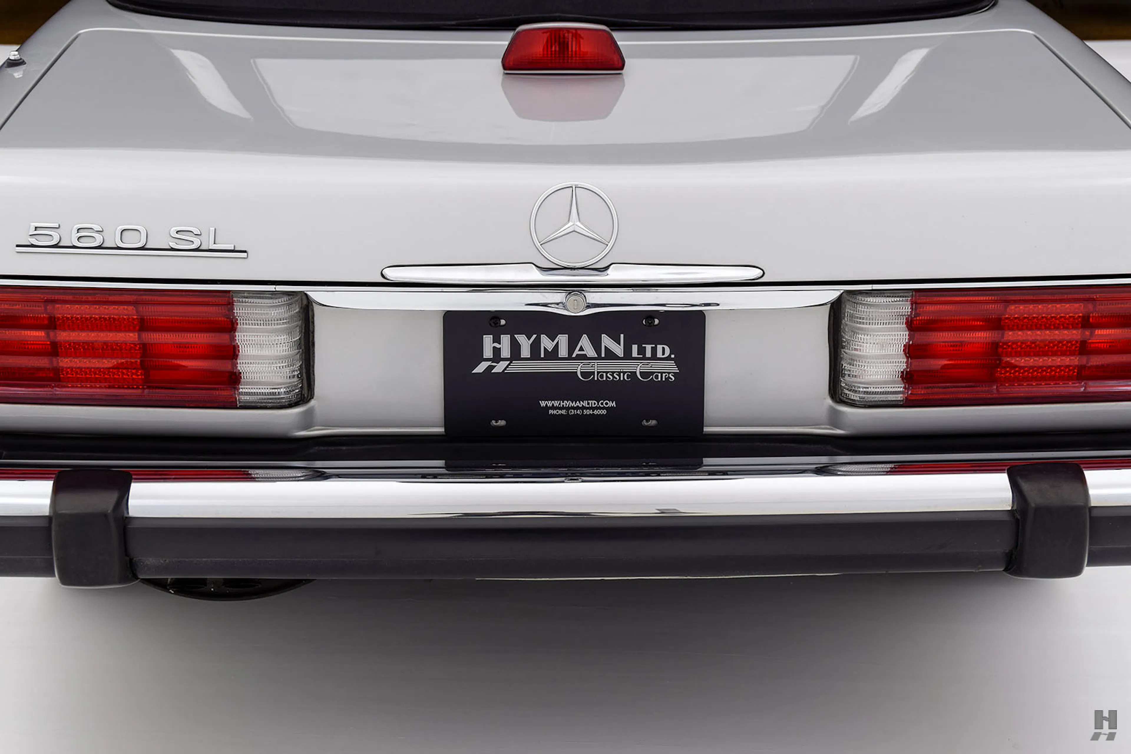1986 Mercedes-Benz 560SL 2dr Roadster Courtesy of Hyman Ltd.