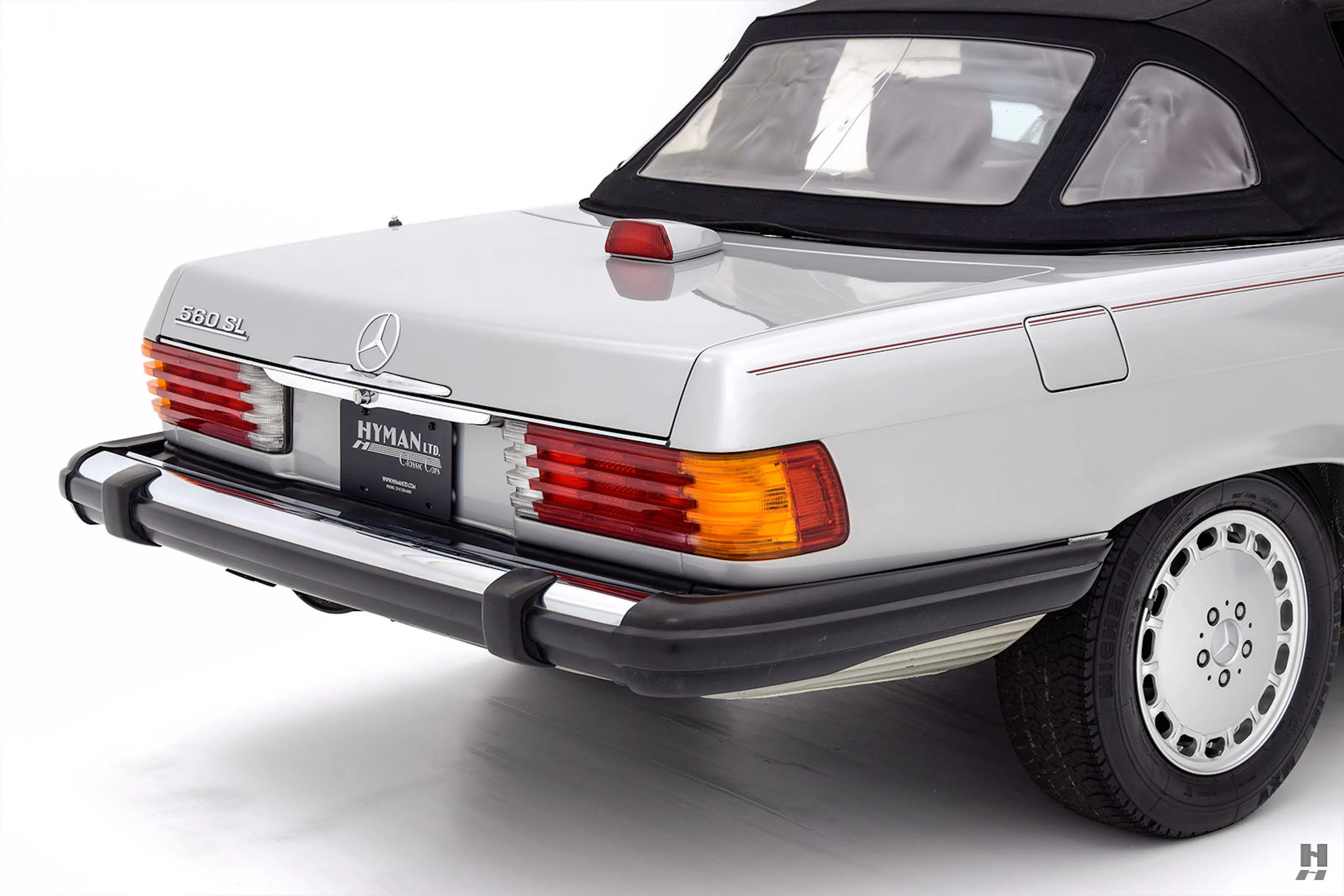 1986 Mercedes-Benz 560SL 2dr Roadster Courtesy of Hyman Ltd.