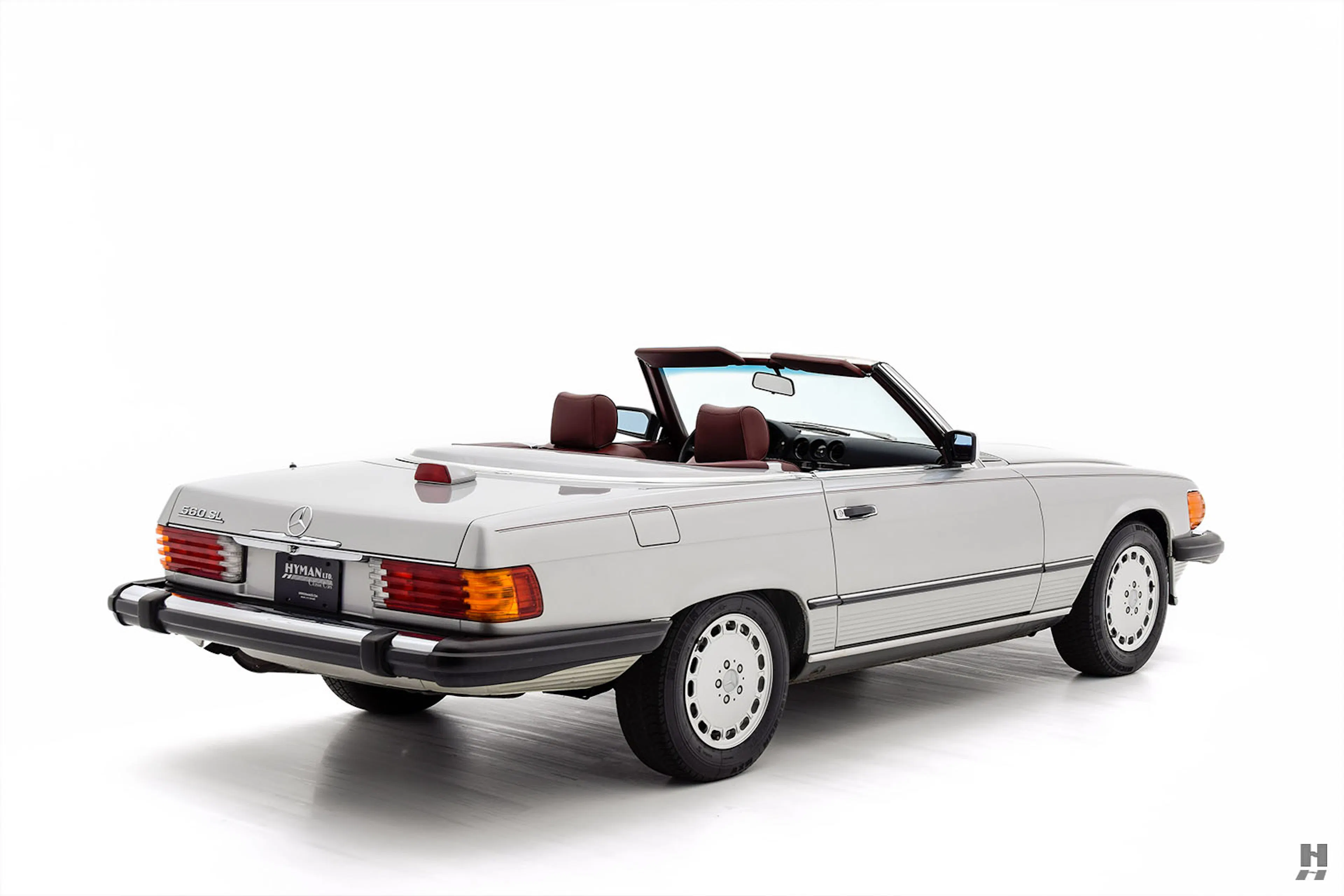1986 Mercedes-Benz 560SL 2dr Roadster Courtesy of Hyman Ltd.