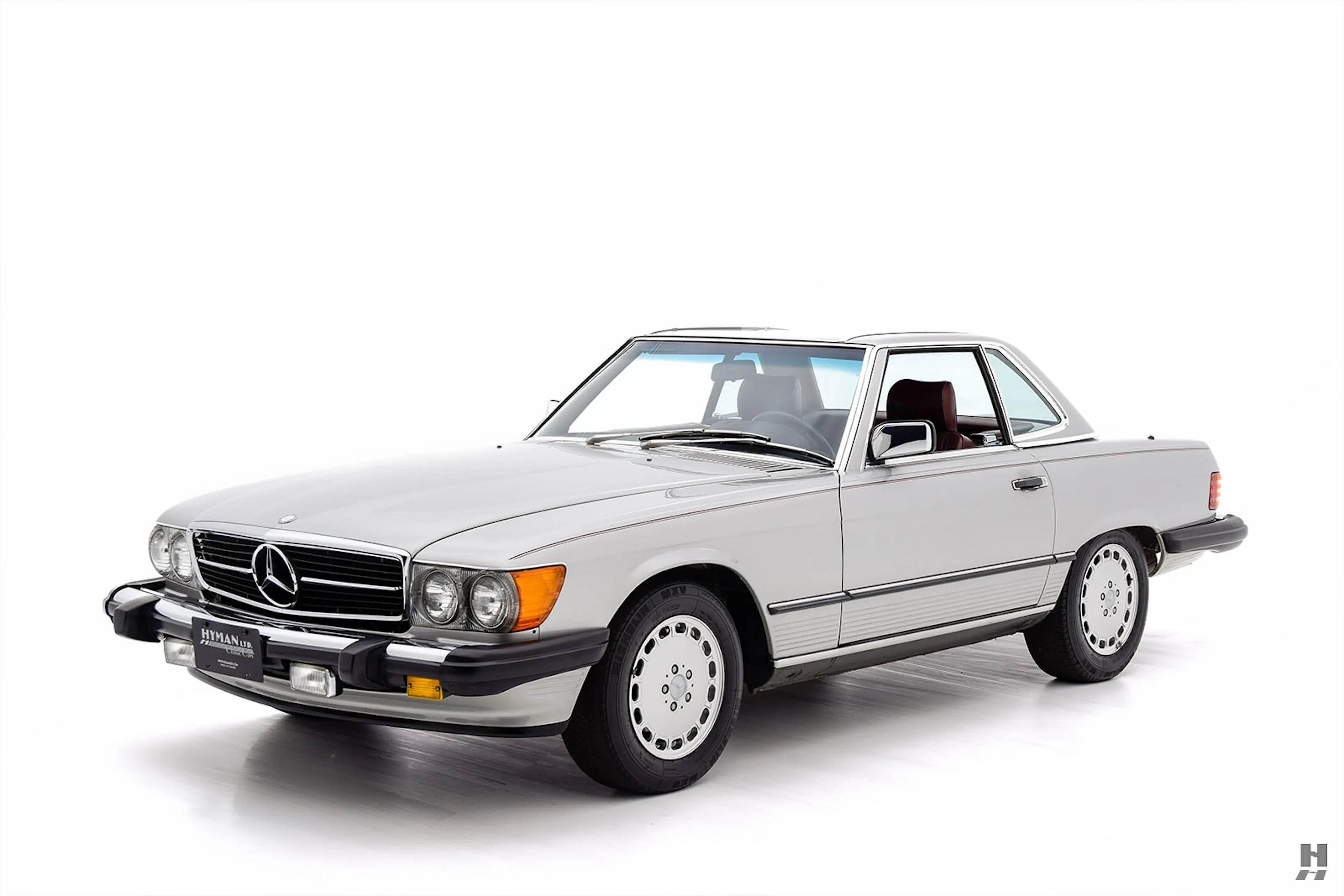 1986 Mercedes-Benz 560SL 2dr Roadster Courtesy of Hyman Ltd.