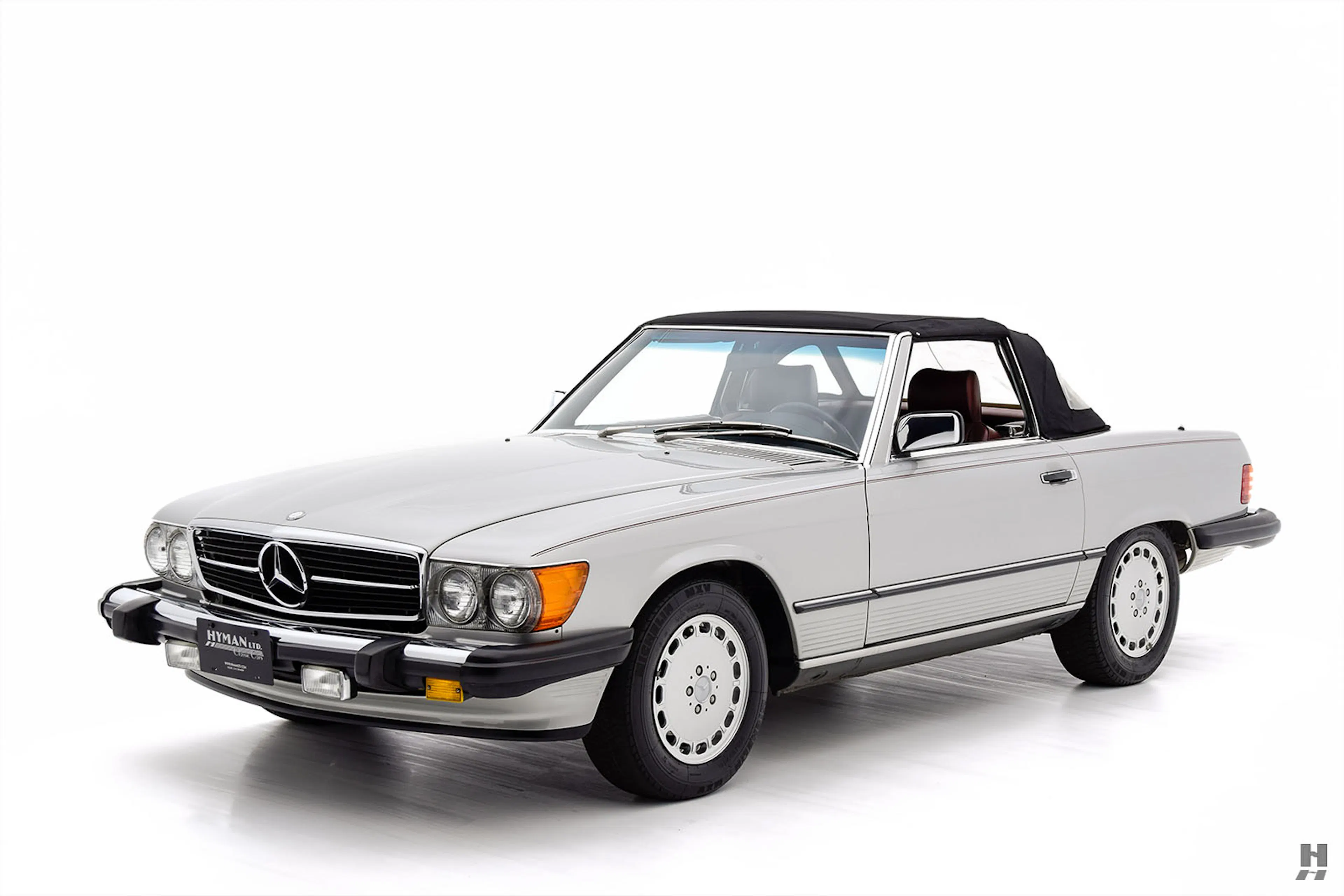 1986 Mercedes-Benz 560SL 2dr Roadster Courtesy of Hyman Ltd.