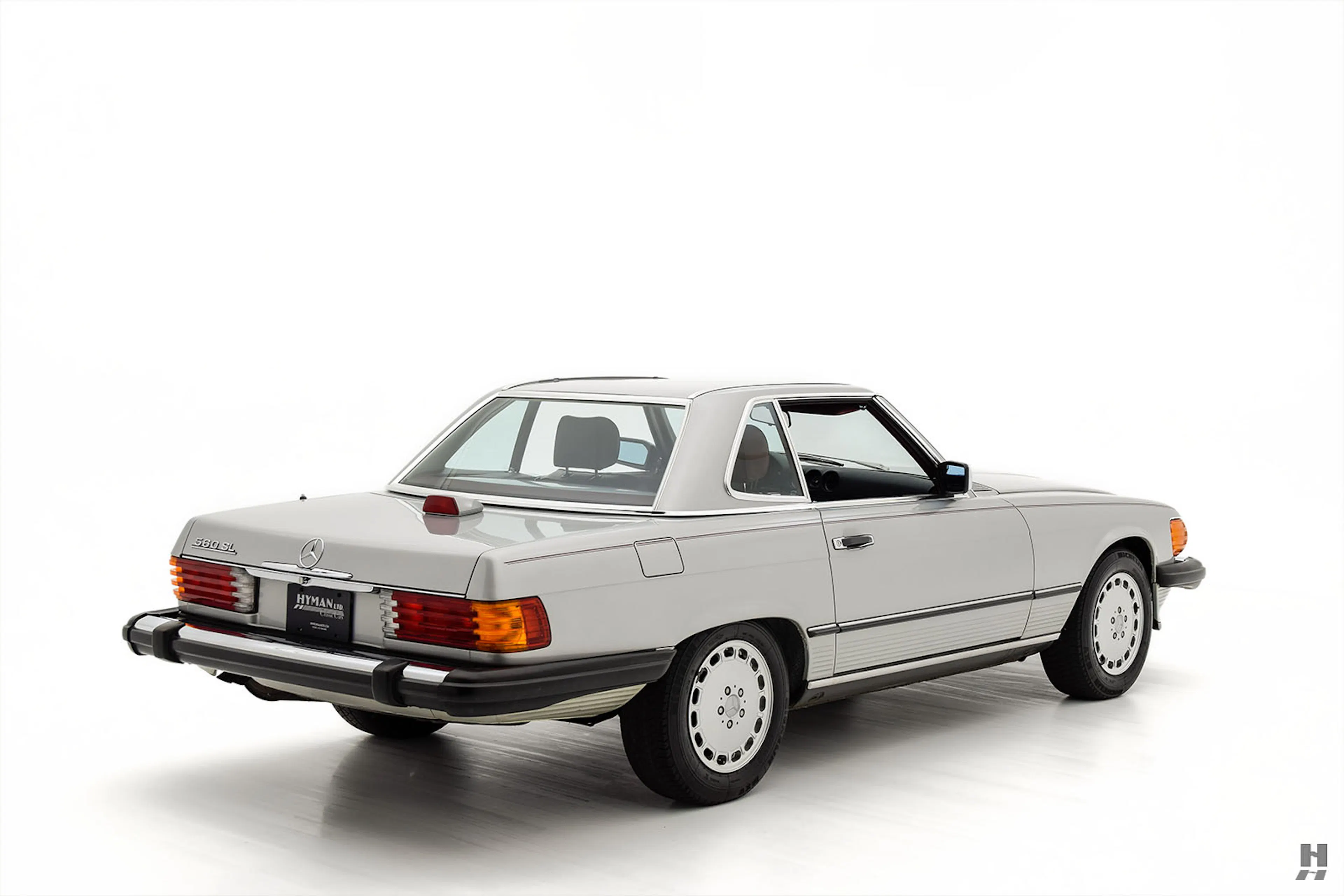 1986 Mercedes-Benz 560SL 2dr Roadster Courtesy of Hyman Ltd.