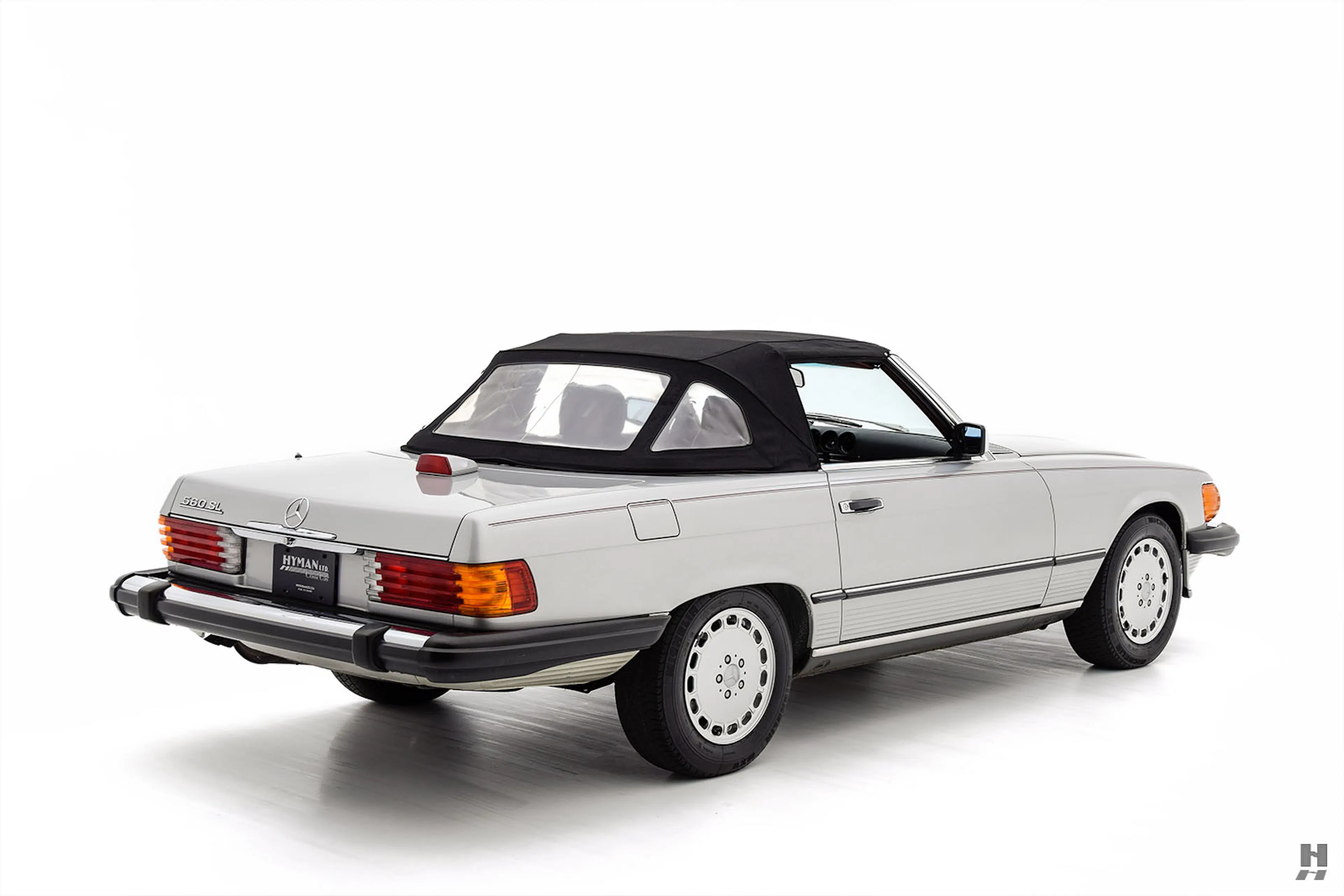 1986 Mercedes-Benz 560SL 2dr Roadster Courtesy of Hyman Ltd.
