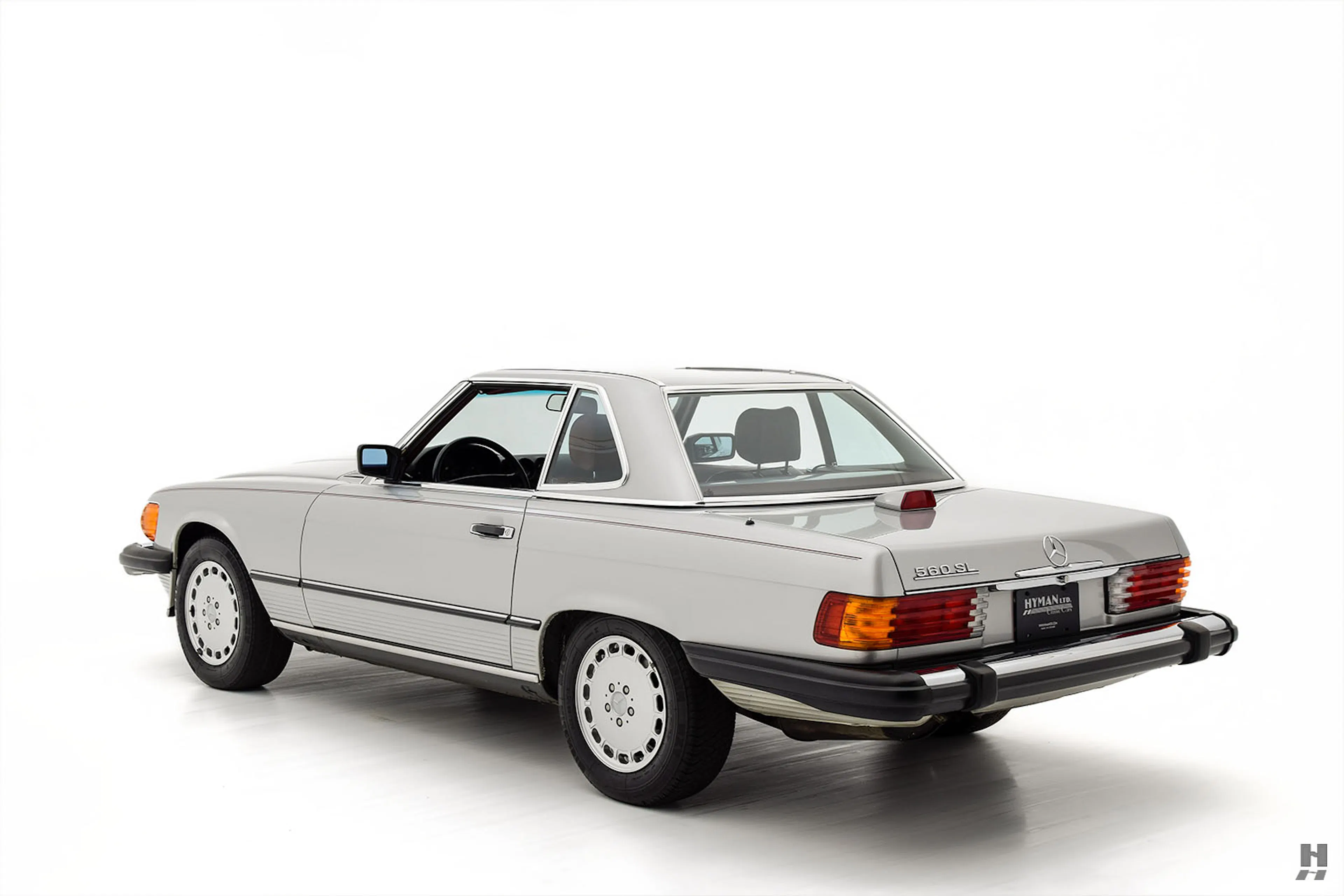 1986 Mercedes-Benz 560SL 2dr Roadster Courtesy of Hyman Ltd.