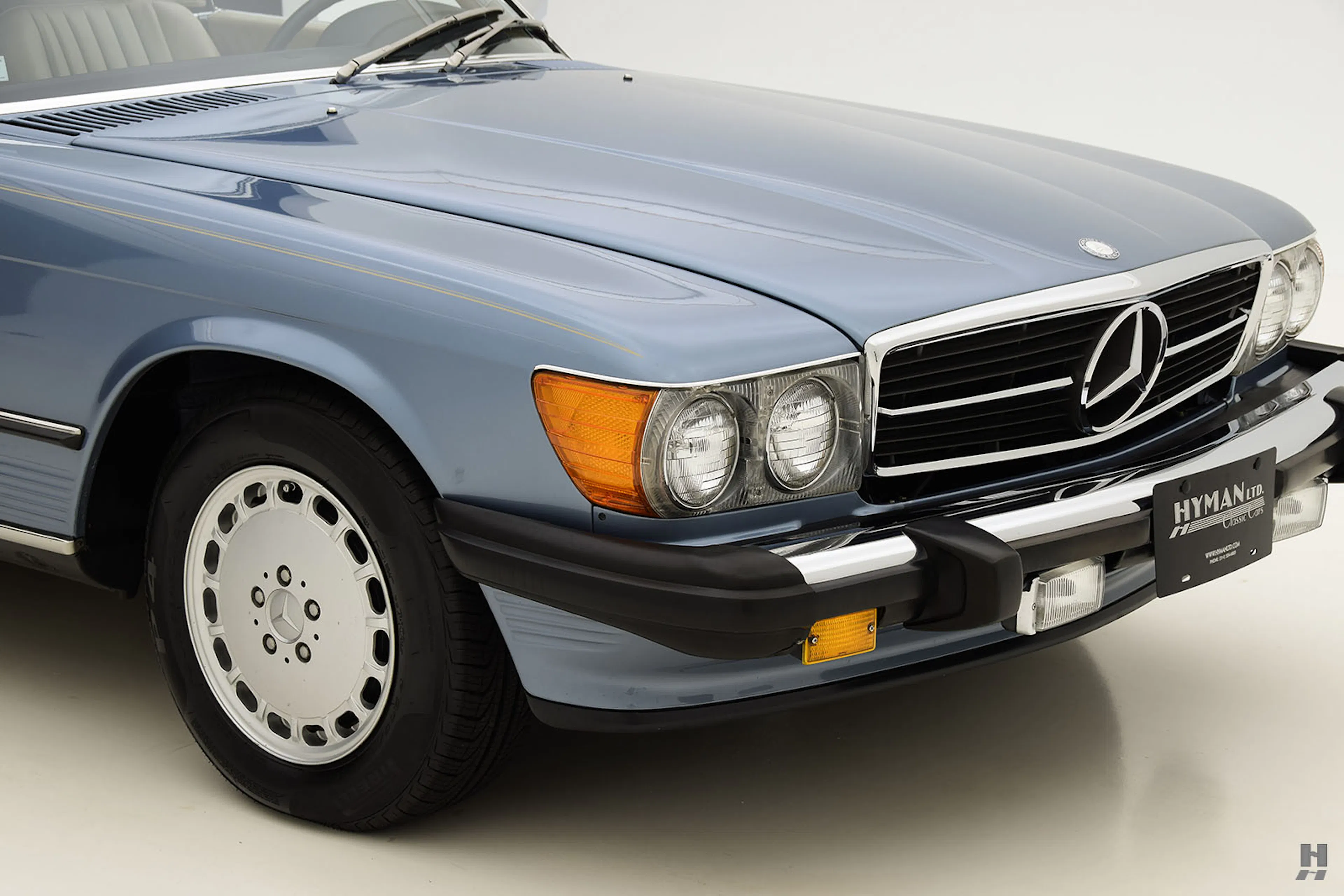 1987 Mercedes-Benz 560SL 2dr Roadster Courtesy of Hyman Ltd.
