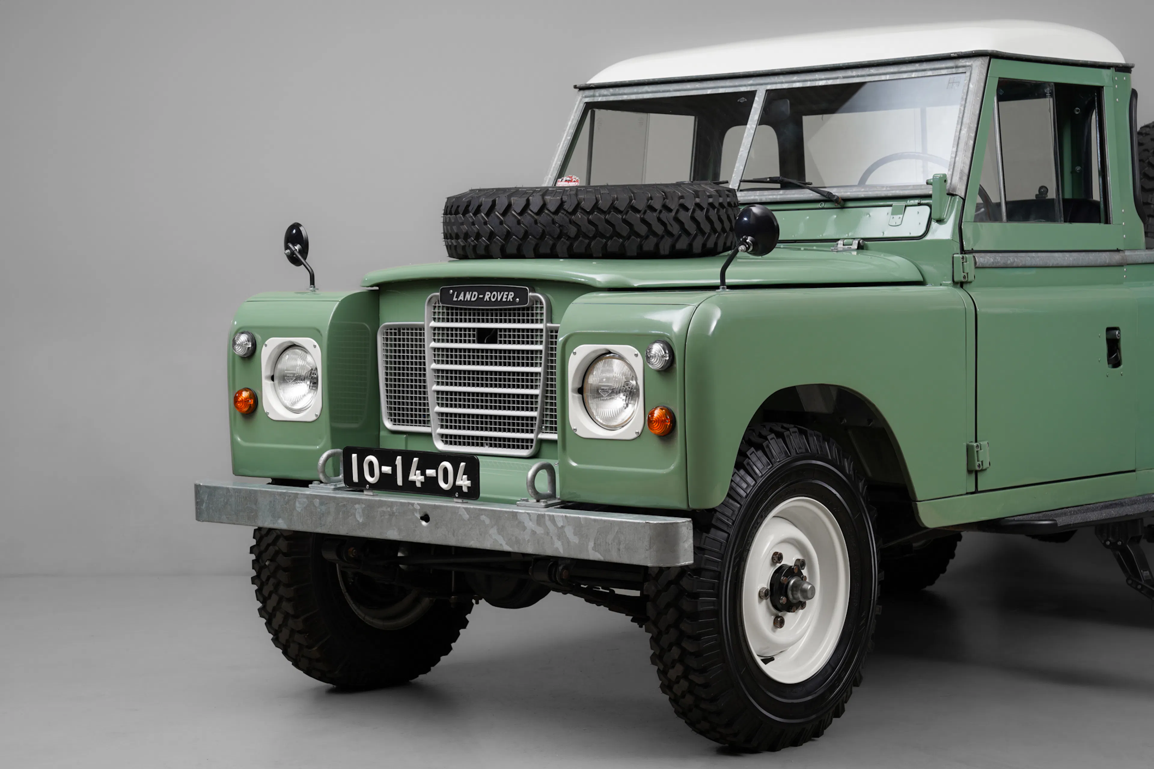 1971 Land Rover Series III 109 2dr Pickup 4x4 Courtesy of Canepa